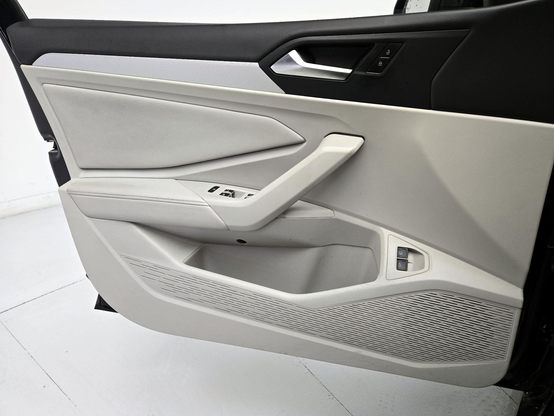 Thumbnail: 2023 Volkswagen Jetta - 12