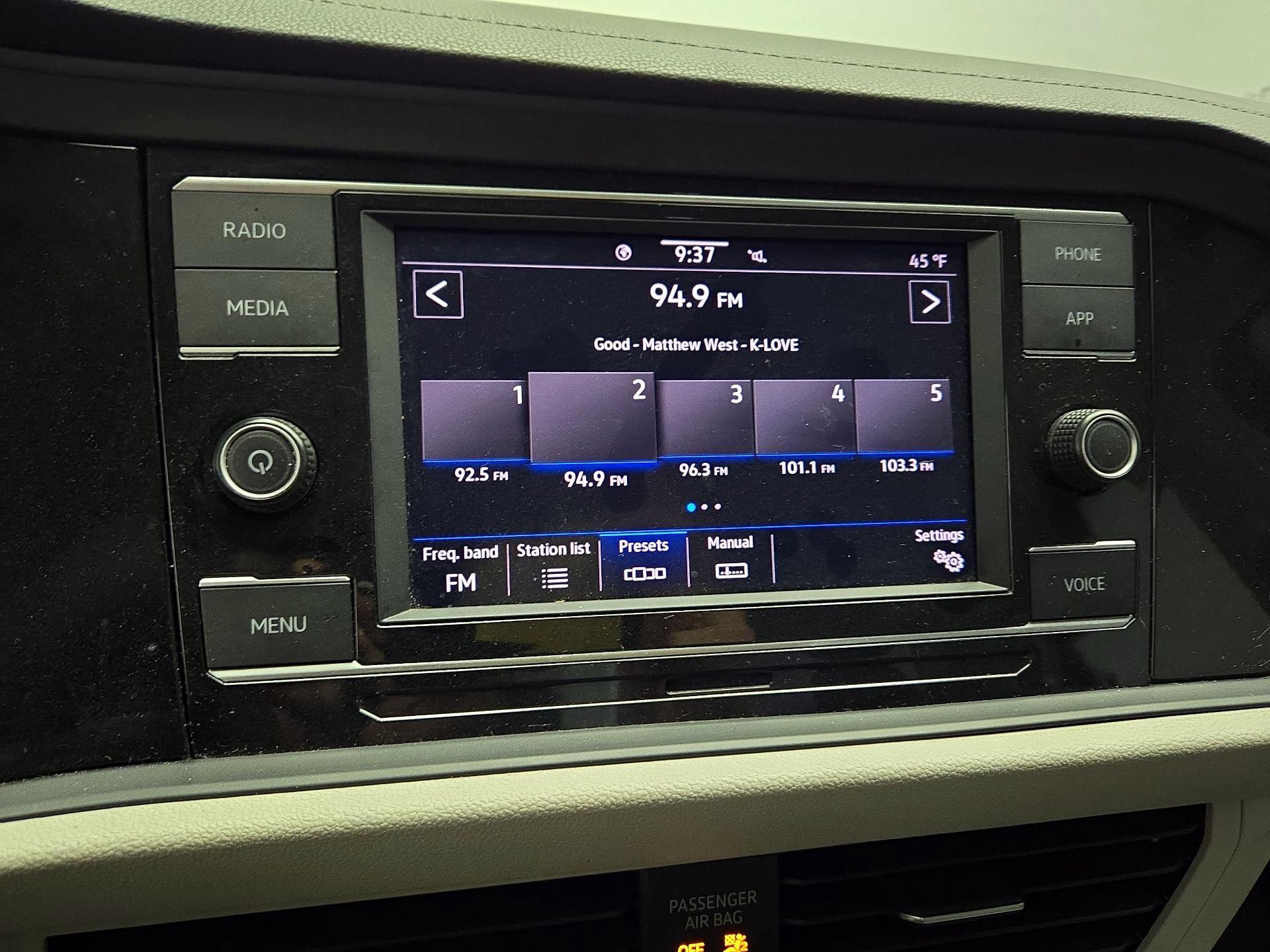 Thumbnail: 2023 Volkswagen Jetta - 15