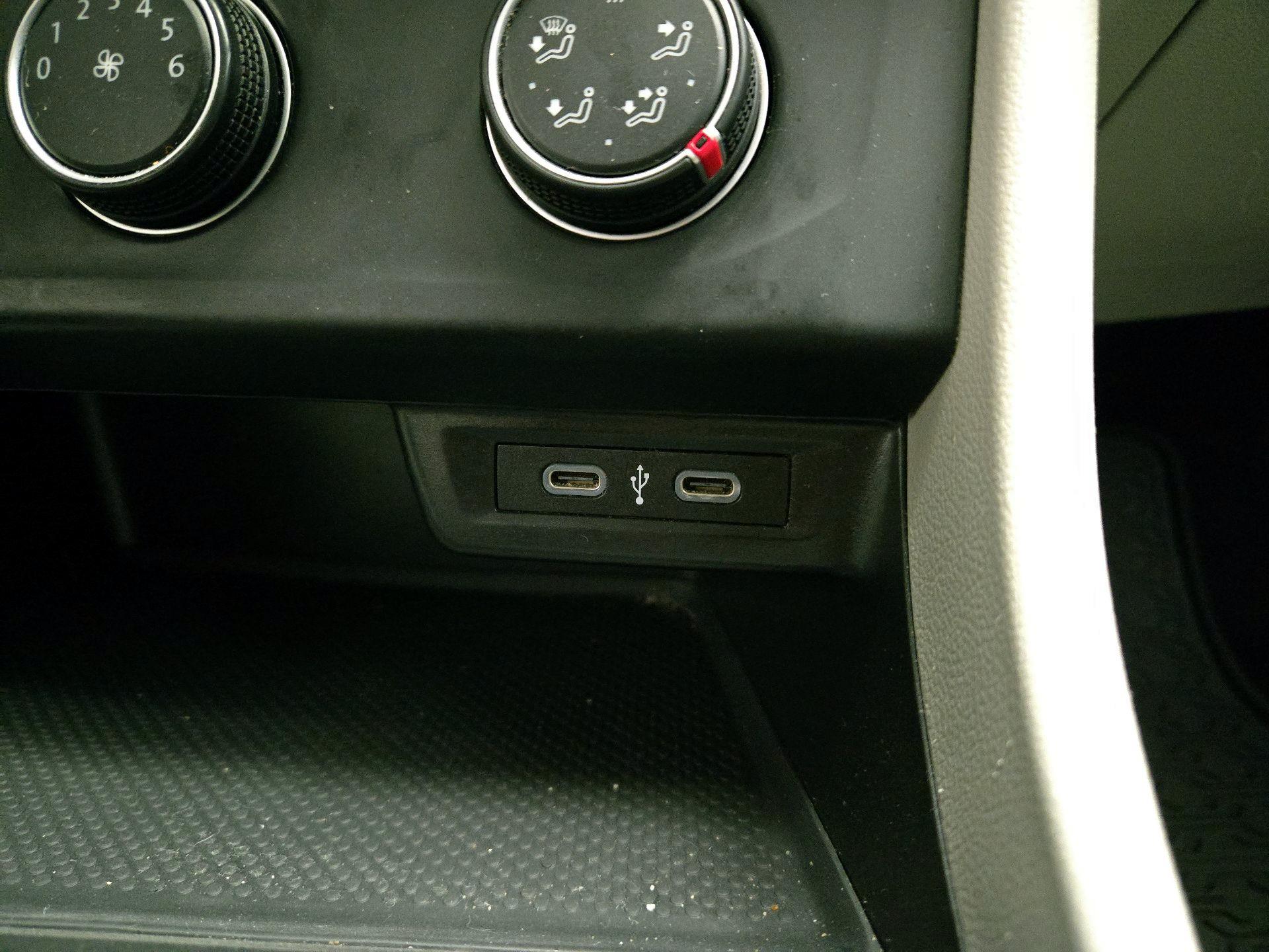 Thumbnail: 2023 Volkswagen Jetta - 18