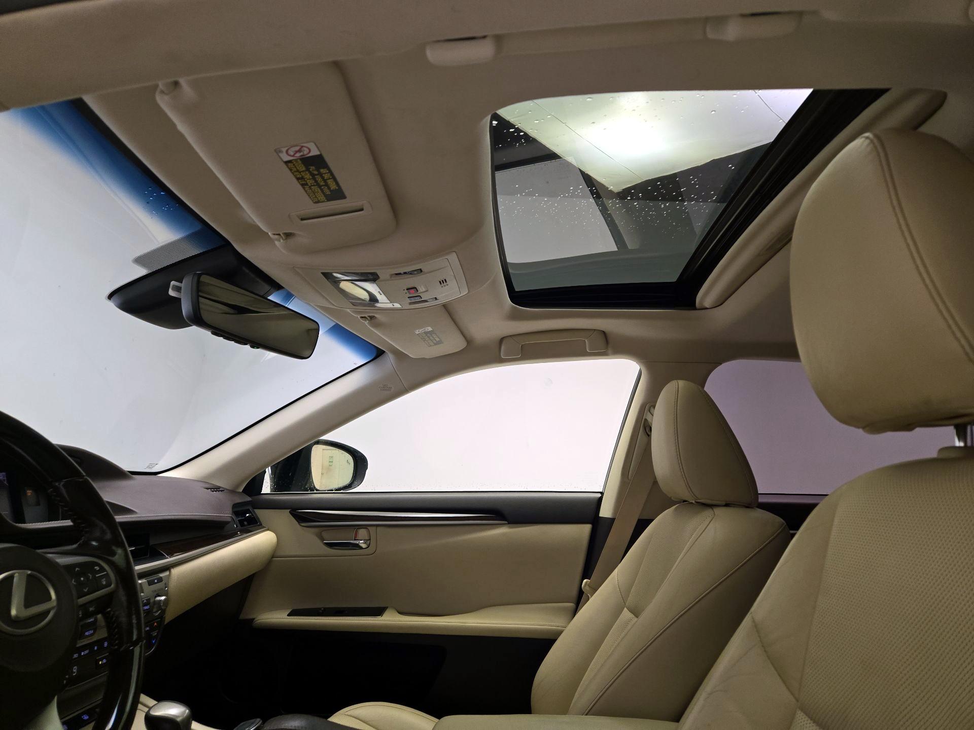 Thumbnail: 2016 Lexus ES - 20