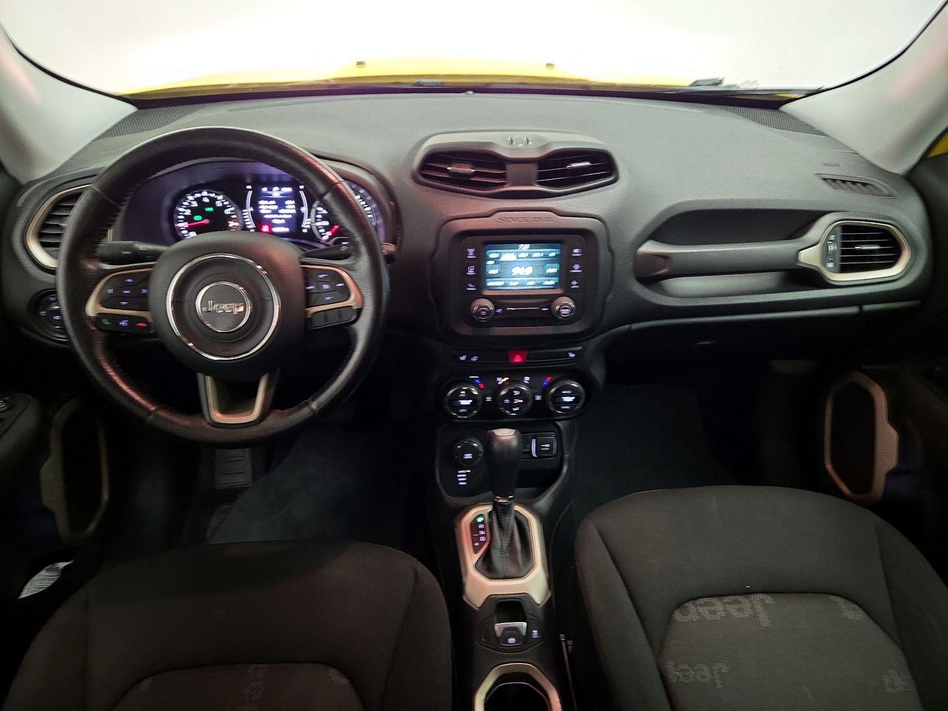 Thumbnail: 2016 Jeep Renegade - 9