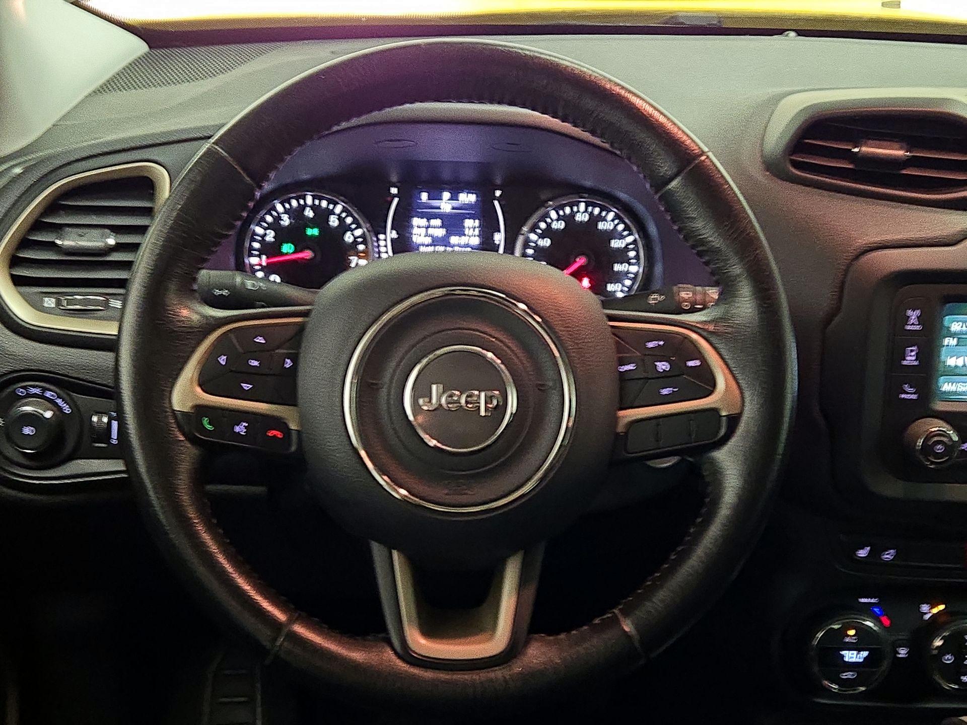 Thumbnail: 2016 Jeep Renegade - 10