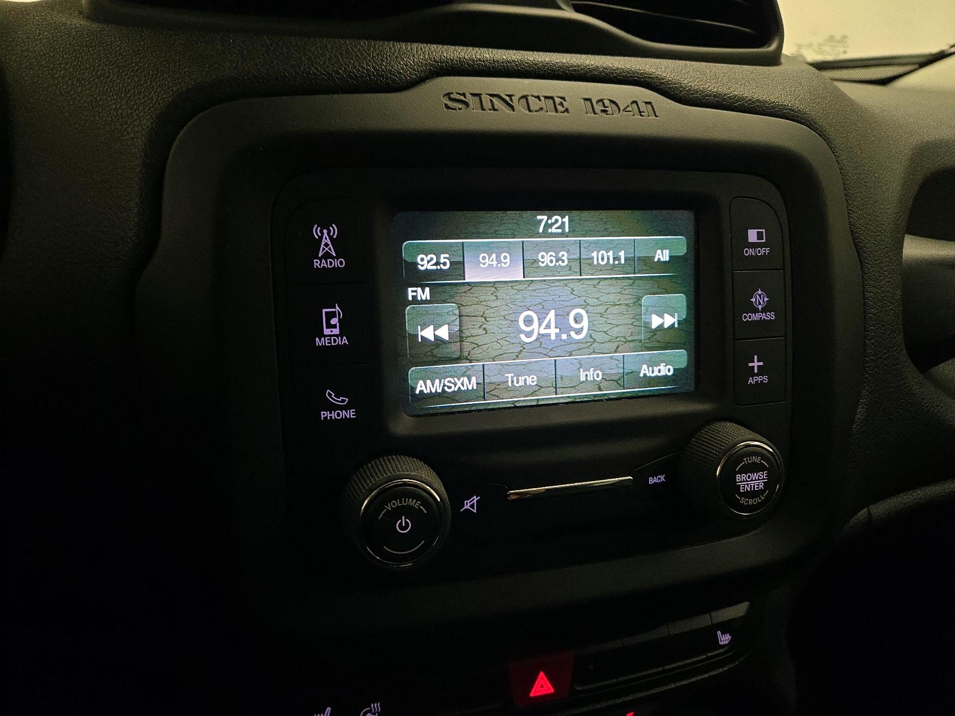 Thumbnail: 2016 Jeep Renegade - 15