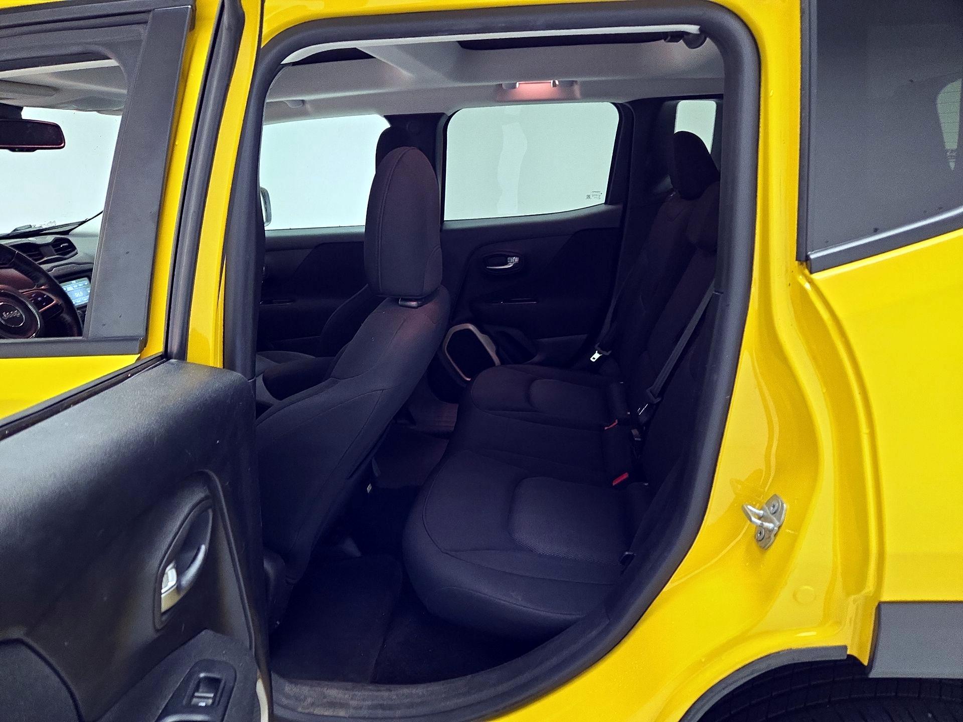 Thumbnail: 2016 Jeep Renegade - 19