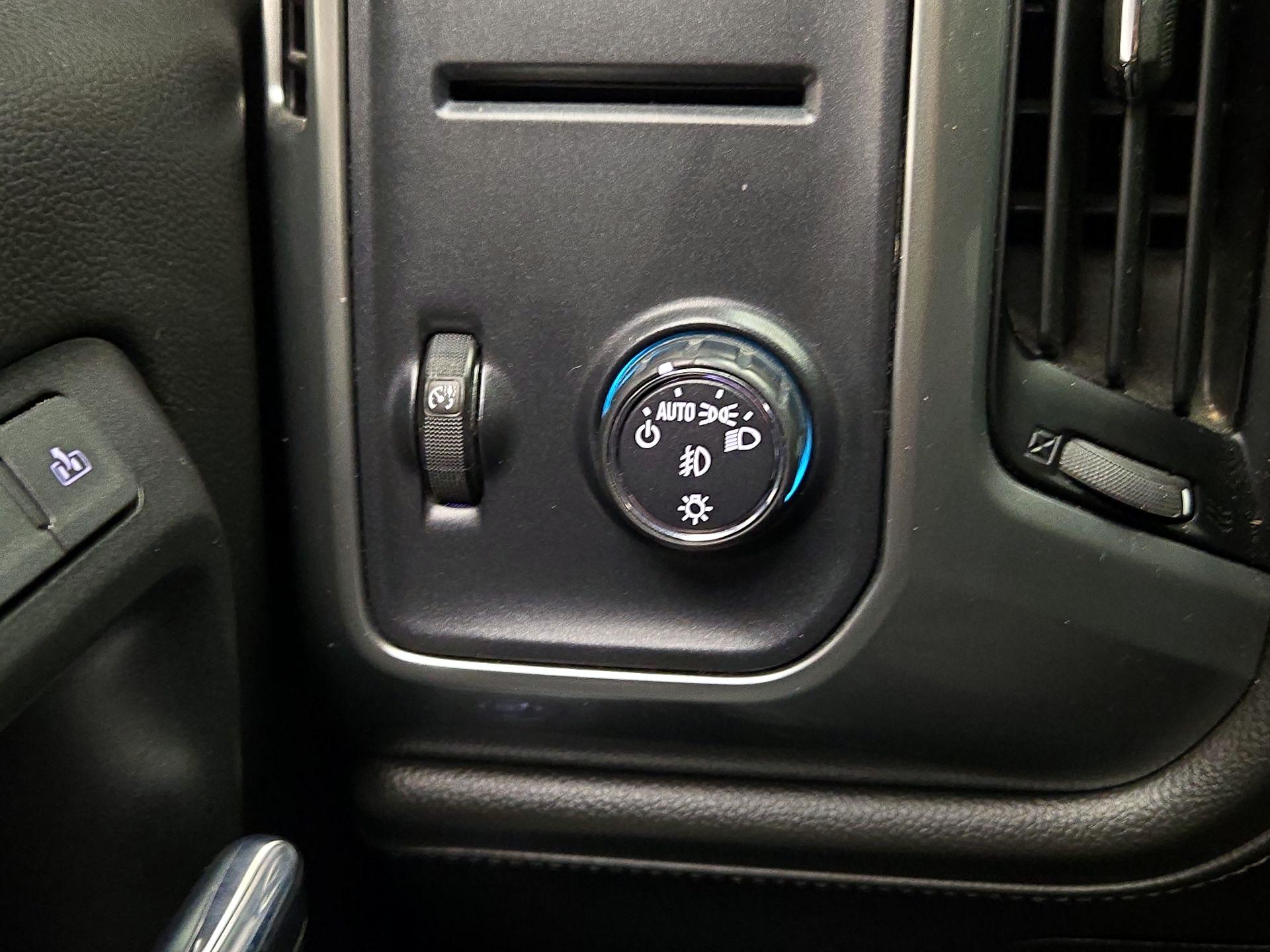 Thumbnail: 2018 Chevrolet Silverado 1500 - 13