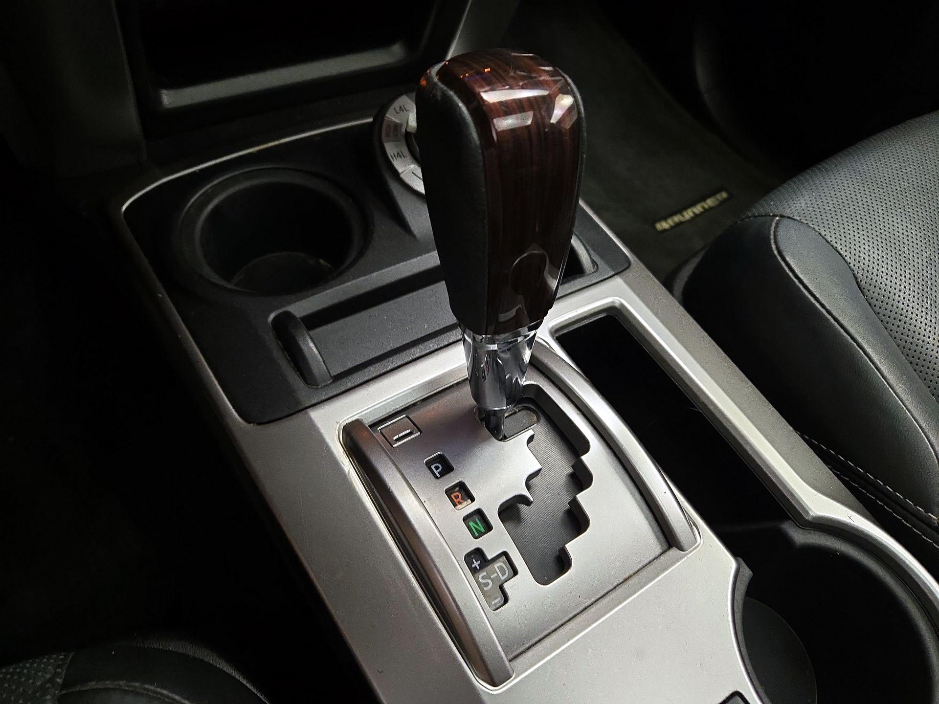 Thumbnail: 2016 Toyota 4Runner - 17
