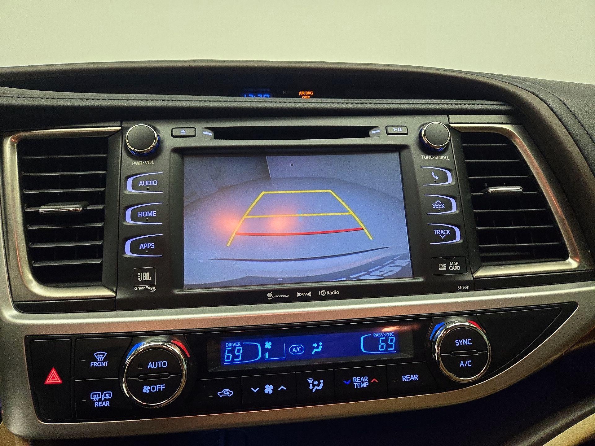 Thumbnail: 2019 Toyota Highlander - 14