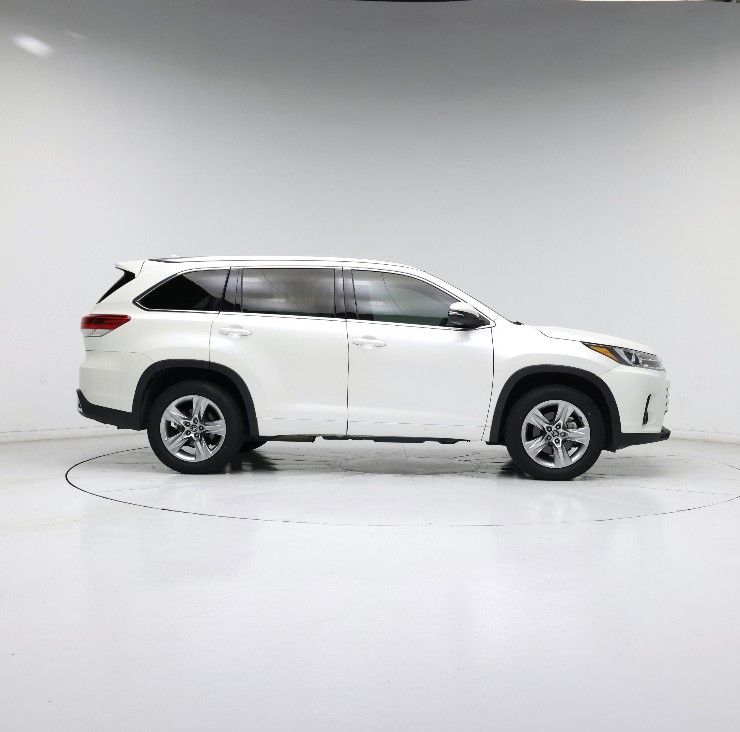 Thumbnail: 2019 Toyota Highlander - 7