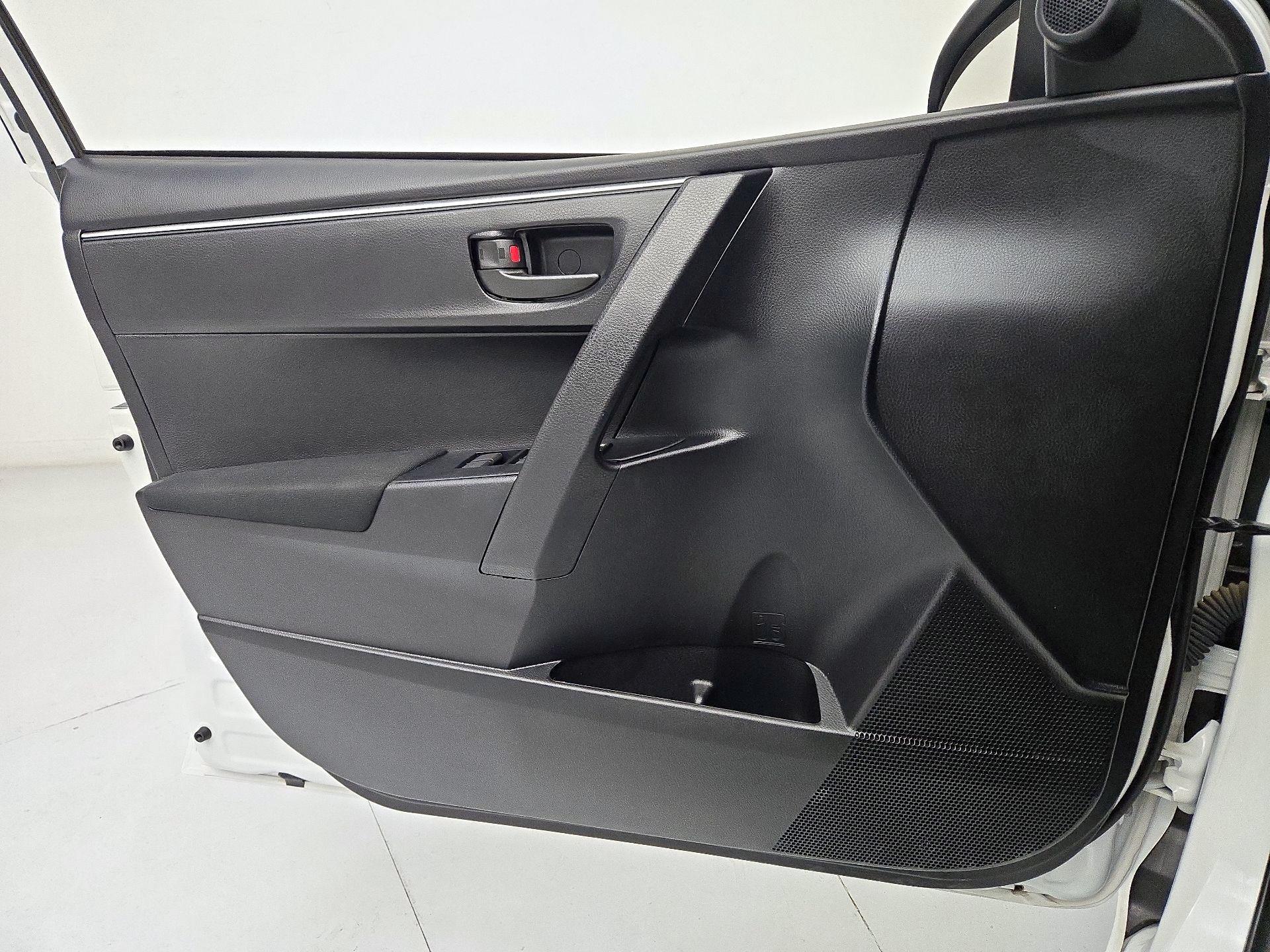 Thumbnail: 2016 Toyota Corolla - 12