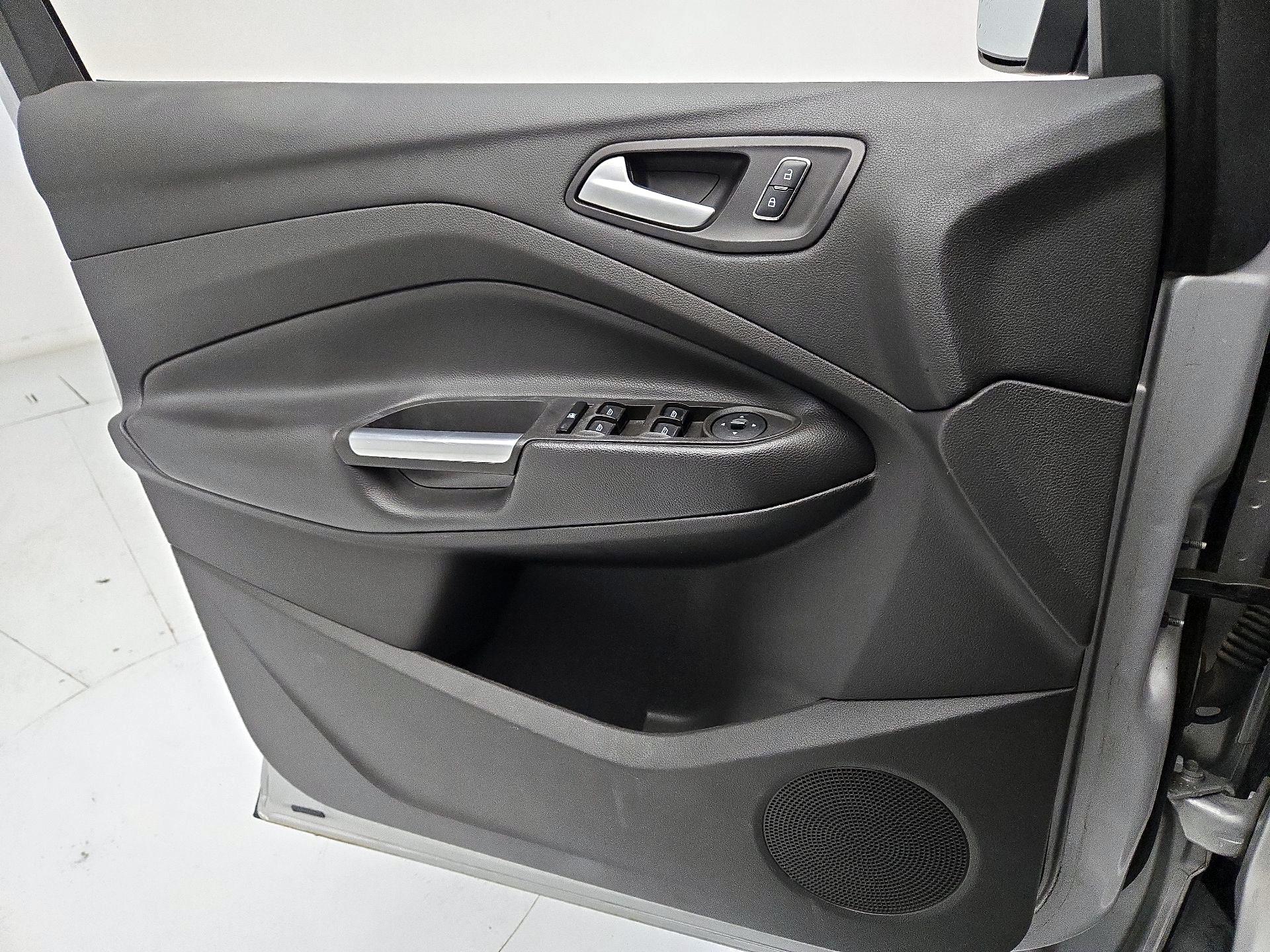 Thumbnail: 2015 Ford Escape - 10