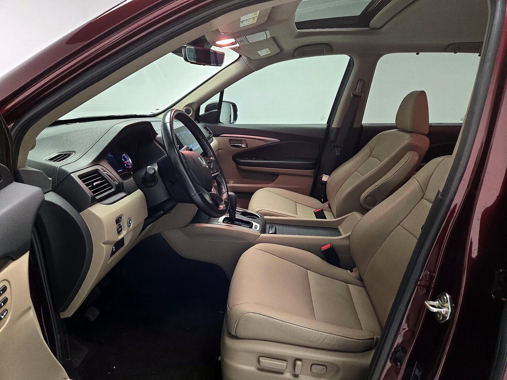 Thumbnail: 2019 Honda Pilot - 9