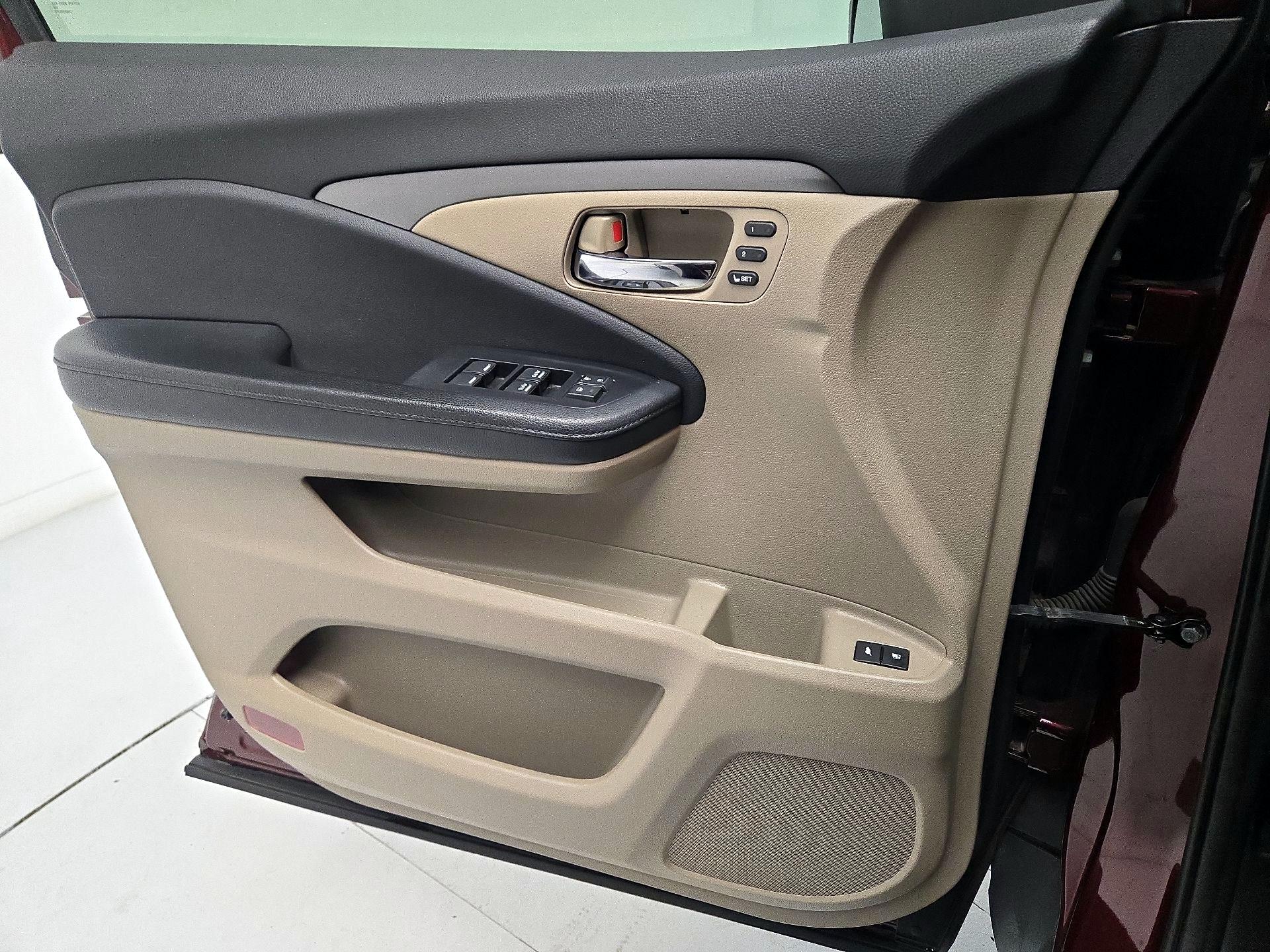 Thumbnail: 2019 Honda Pilot - 10