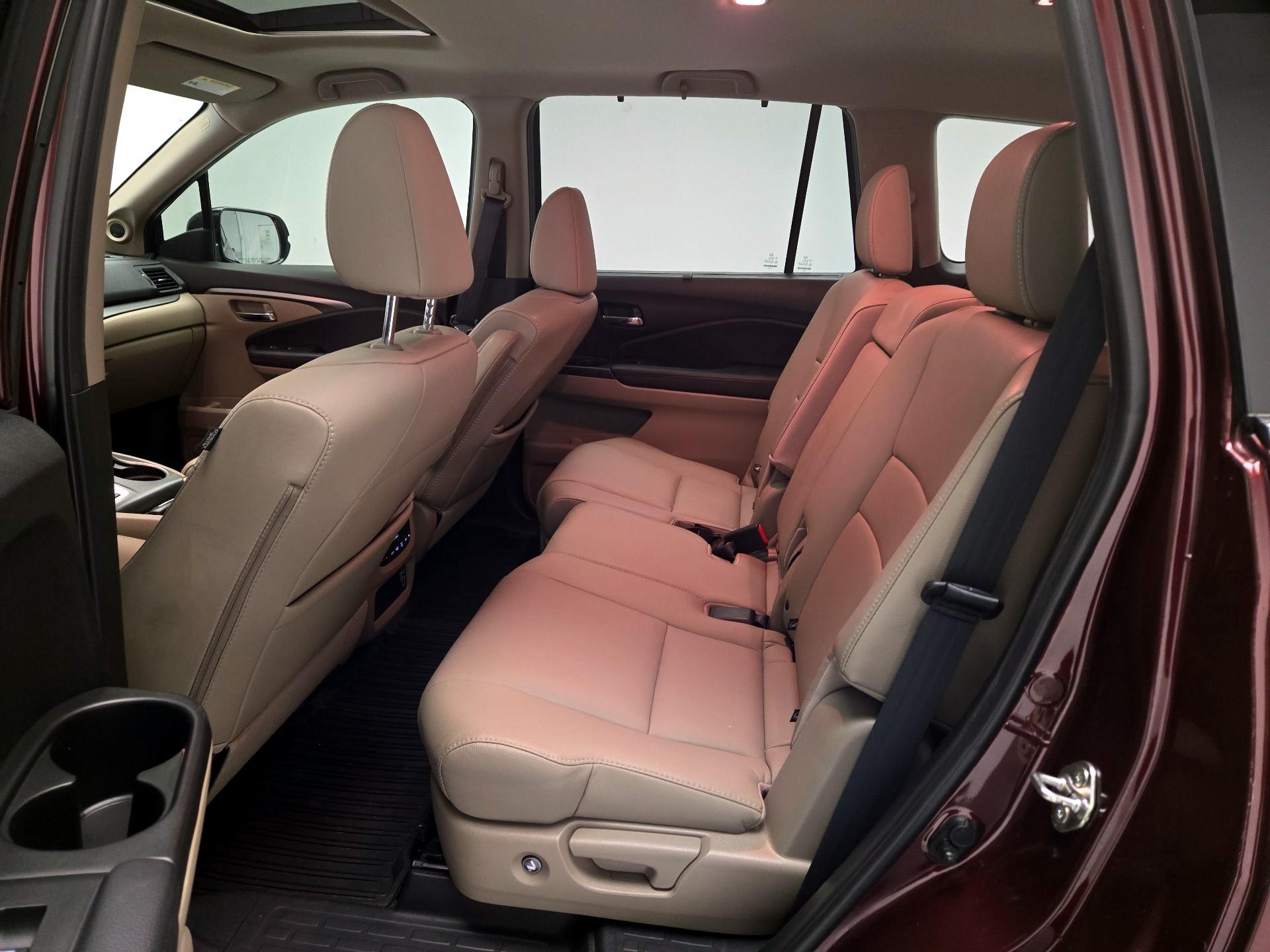 Thumbnail: 2019 Honda Pilot - 18