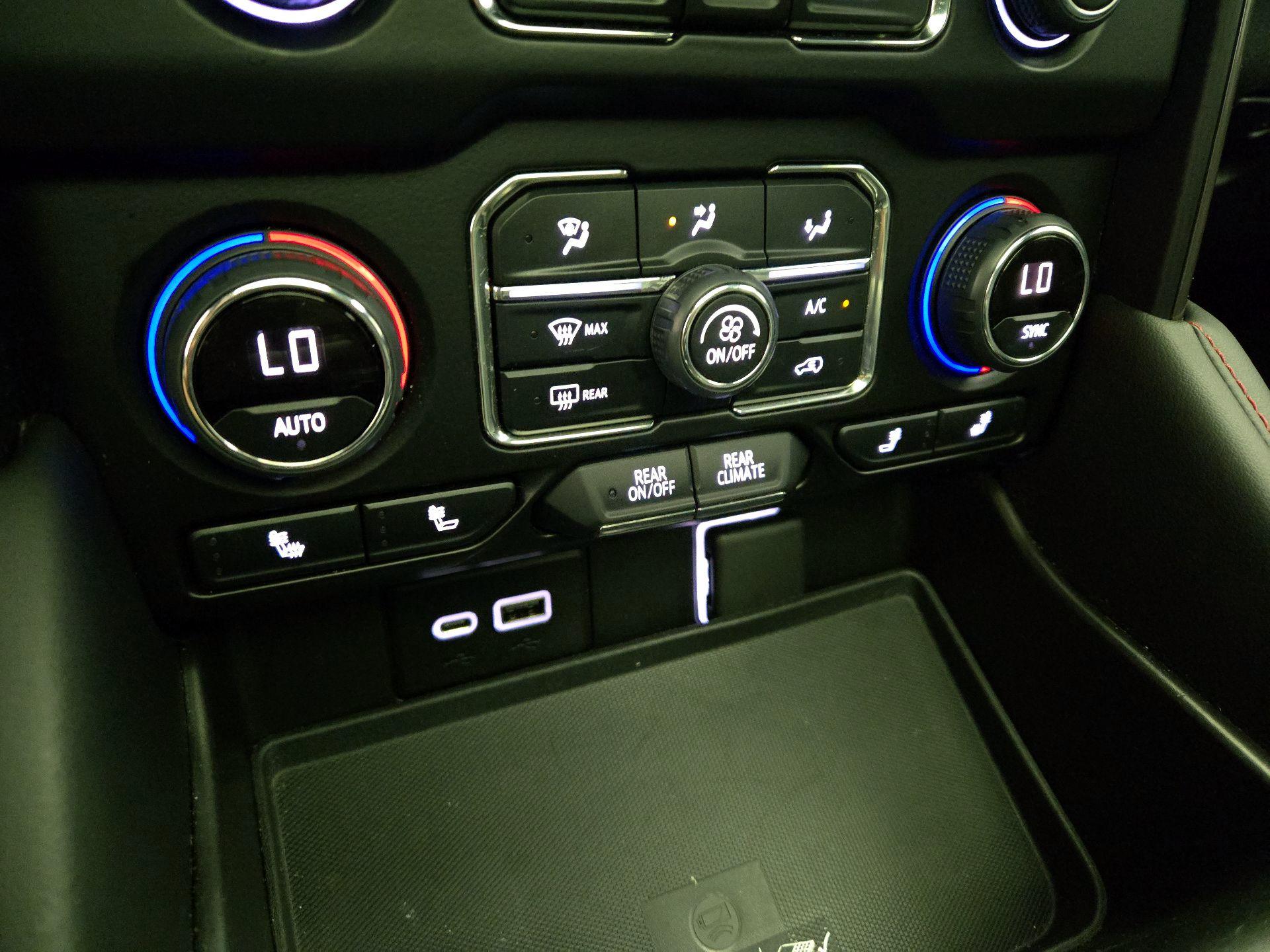 Thumbnail: 2022 Chevrolet Tahoe - 17