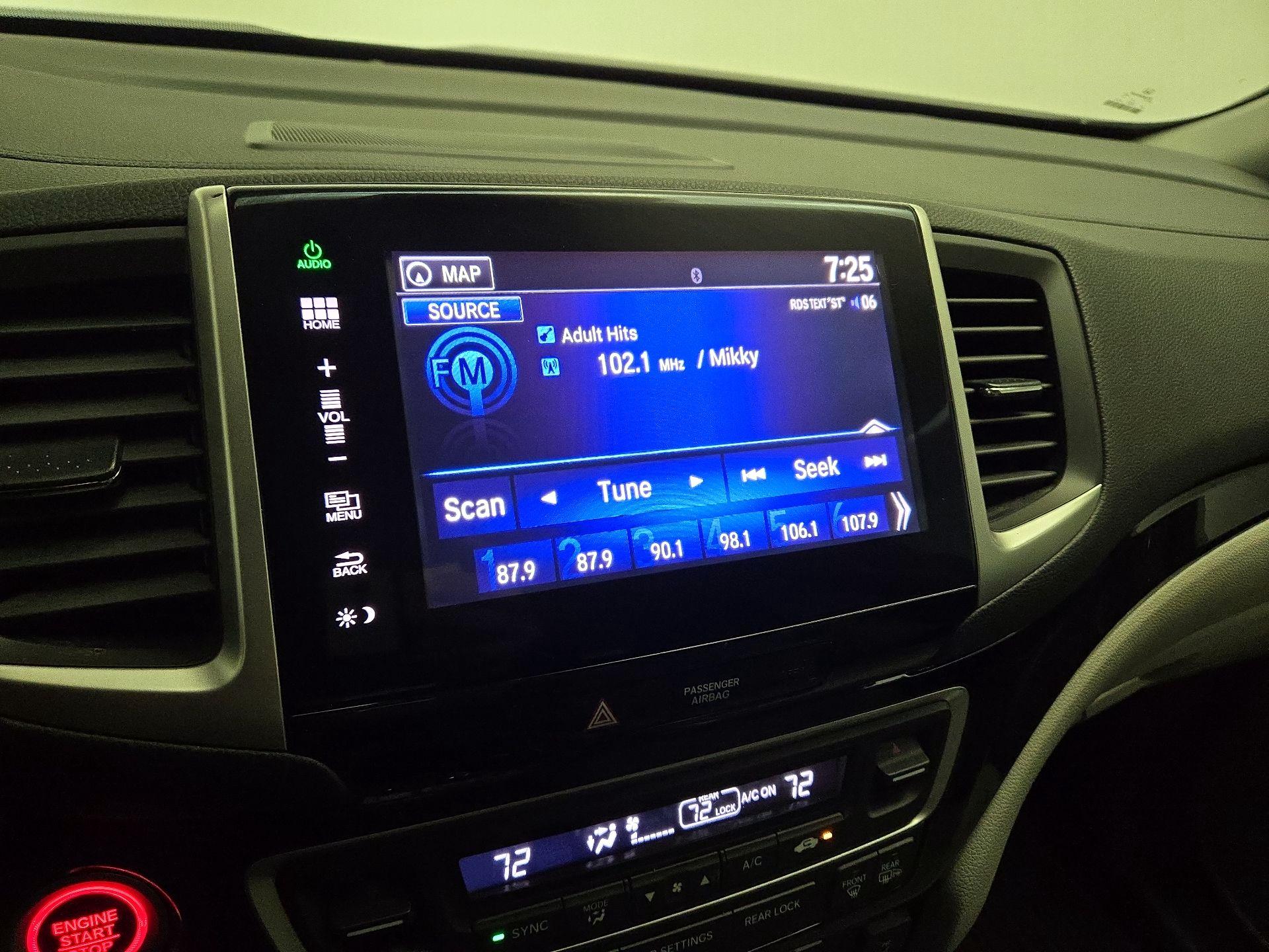 Thumbnail: 2016 Honda Pilot - 15