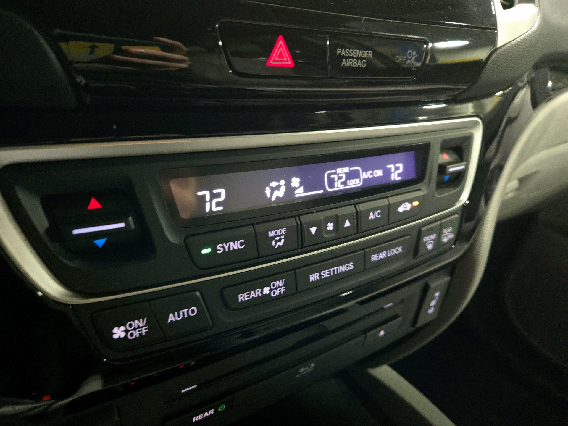 Thumbnail: 2016 Honda Pilot - 16