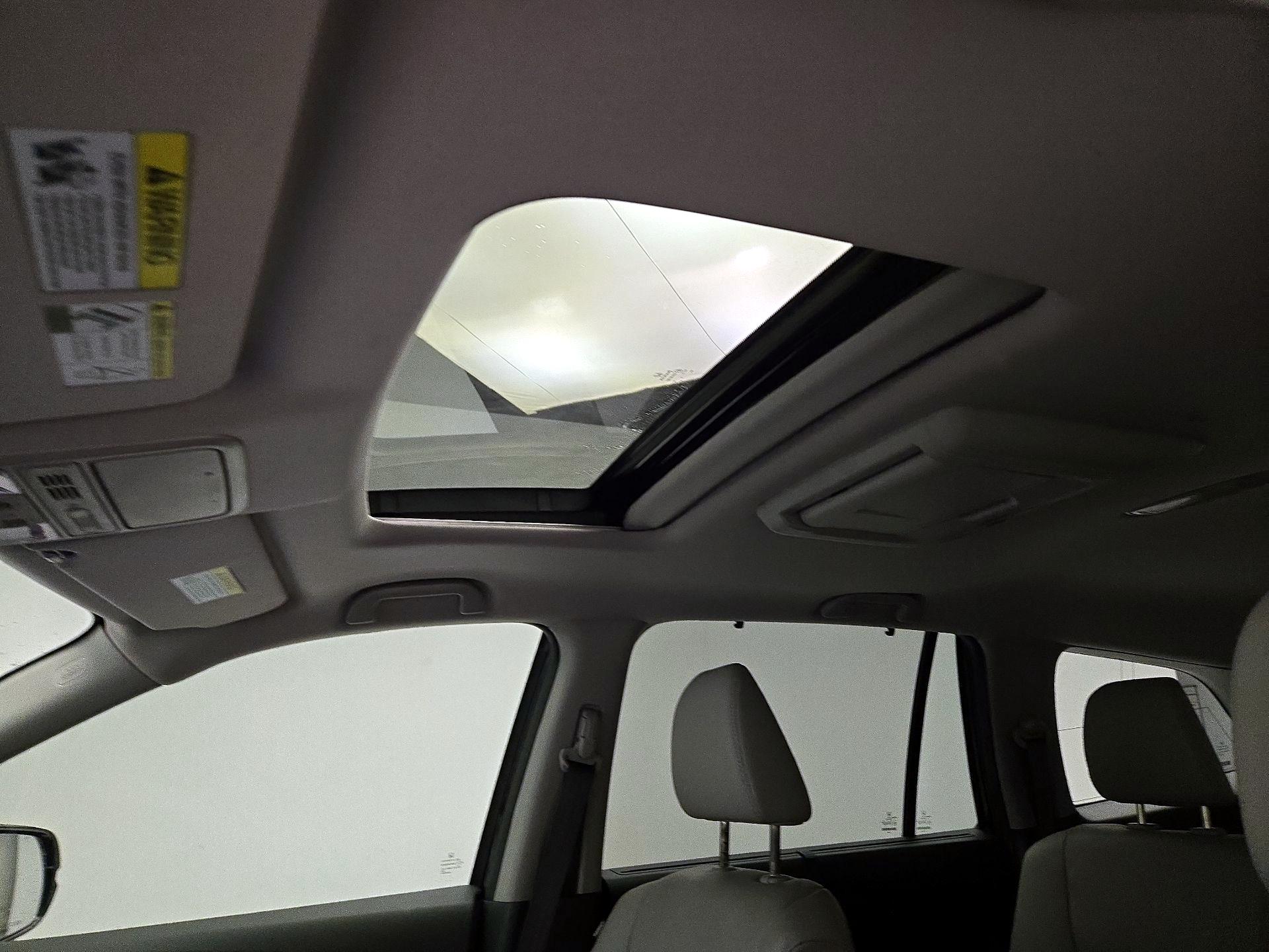 Thumbnail: 2016 Honda Pilot - 19