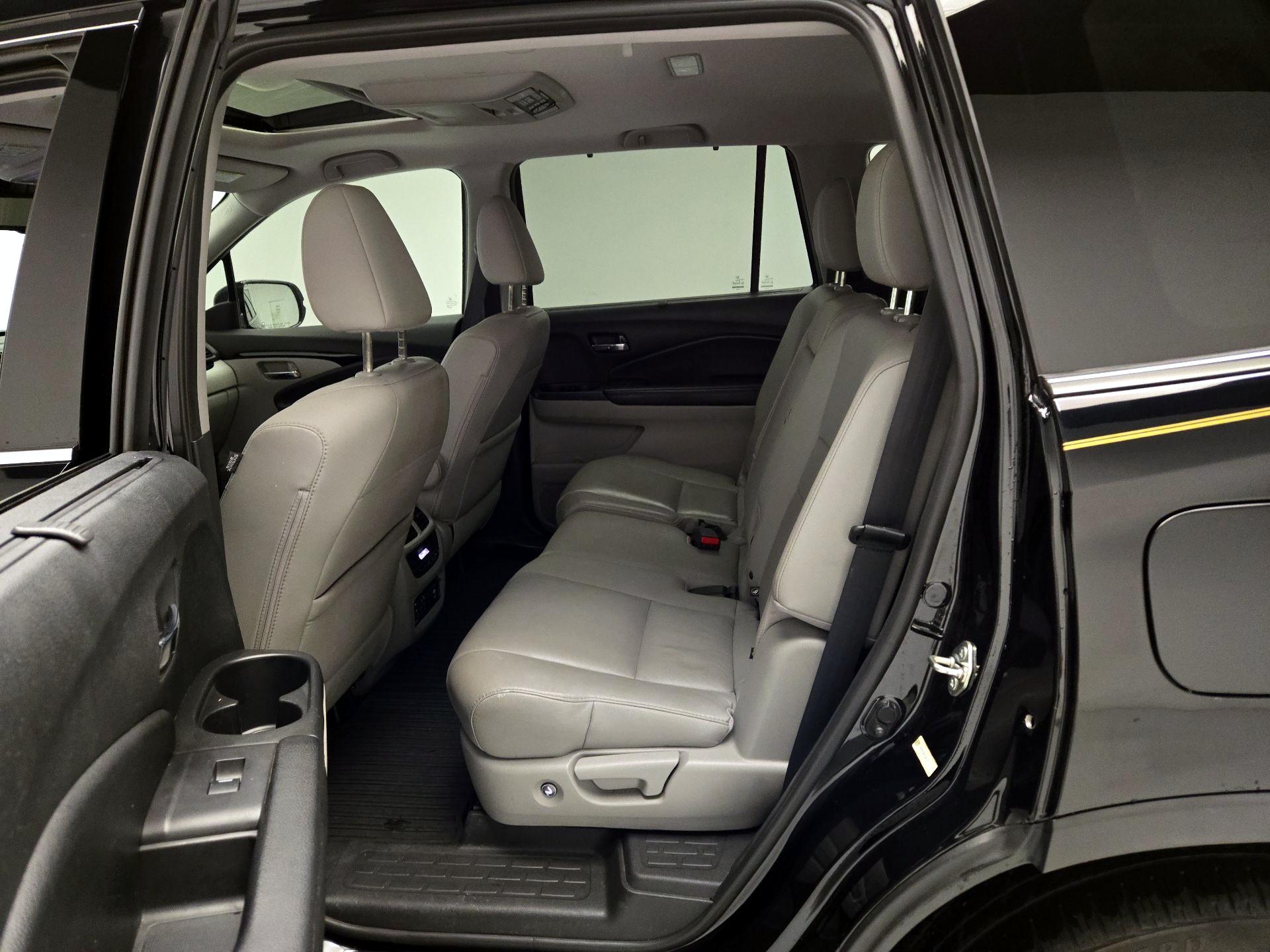 Thumbnail: 2016 Honda Pilot - 20