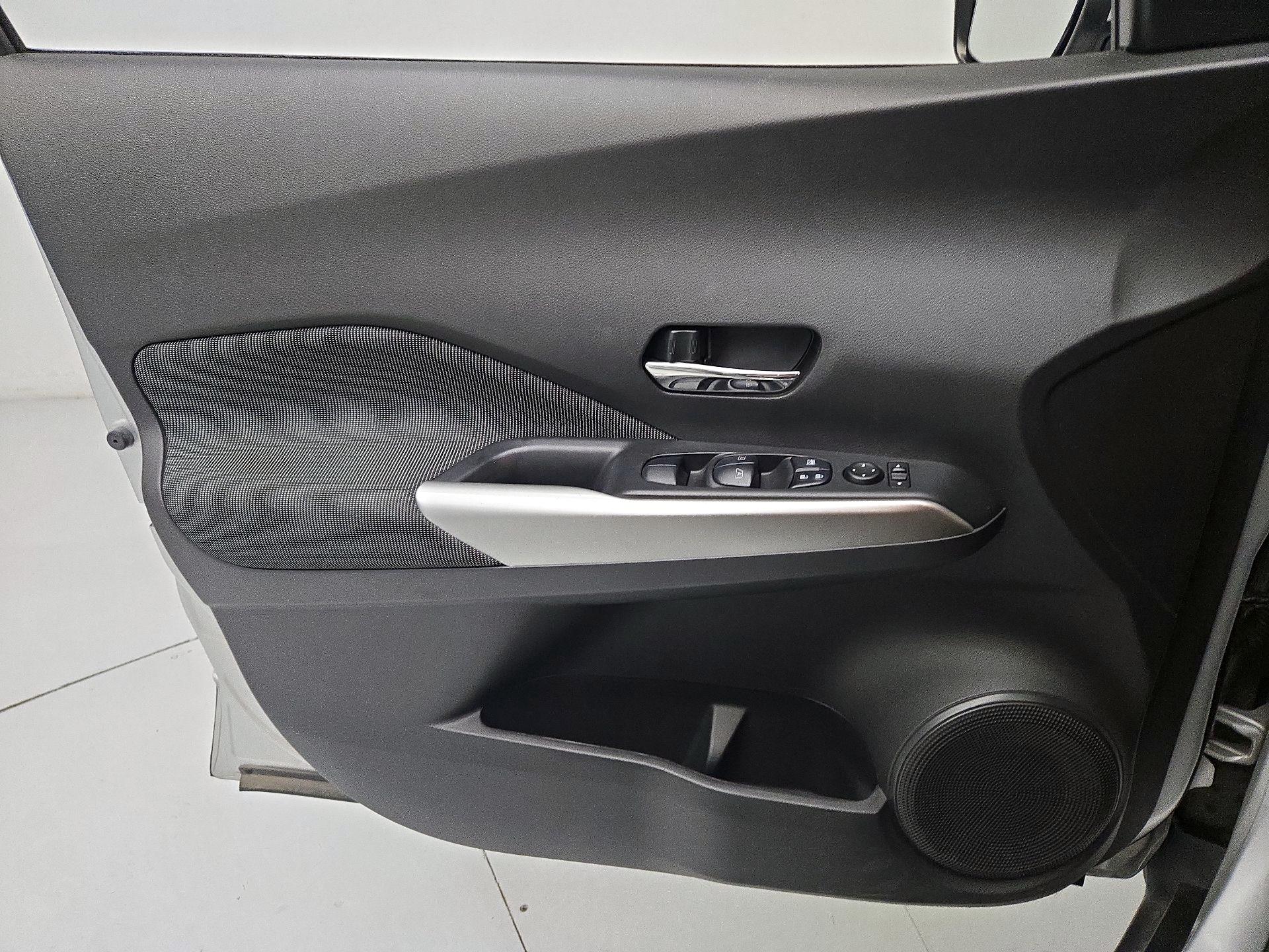 Thumbnail: 2020 Nissan Kicks - 12