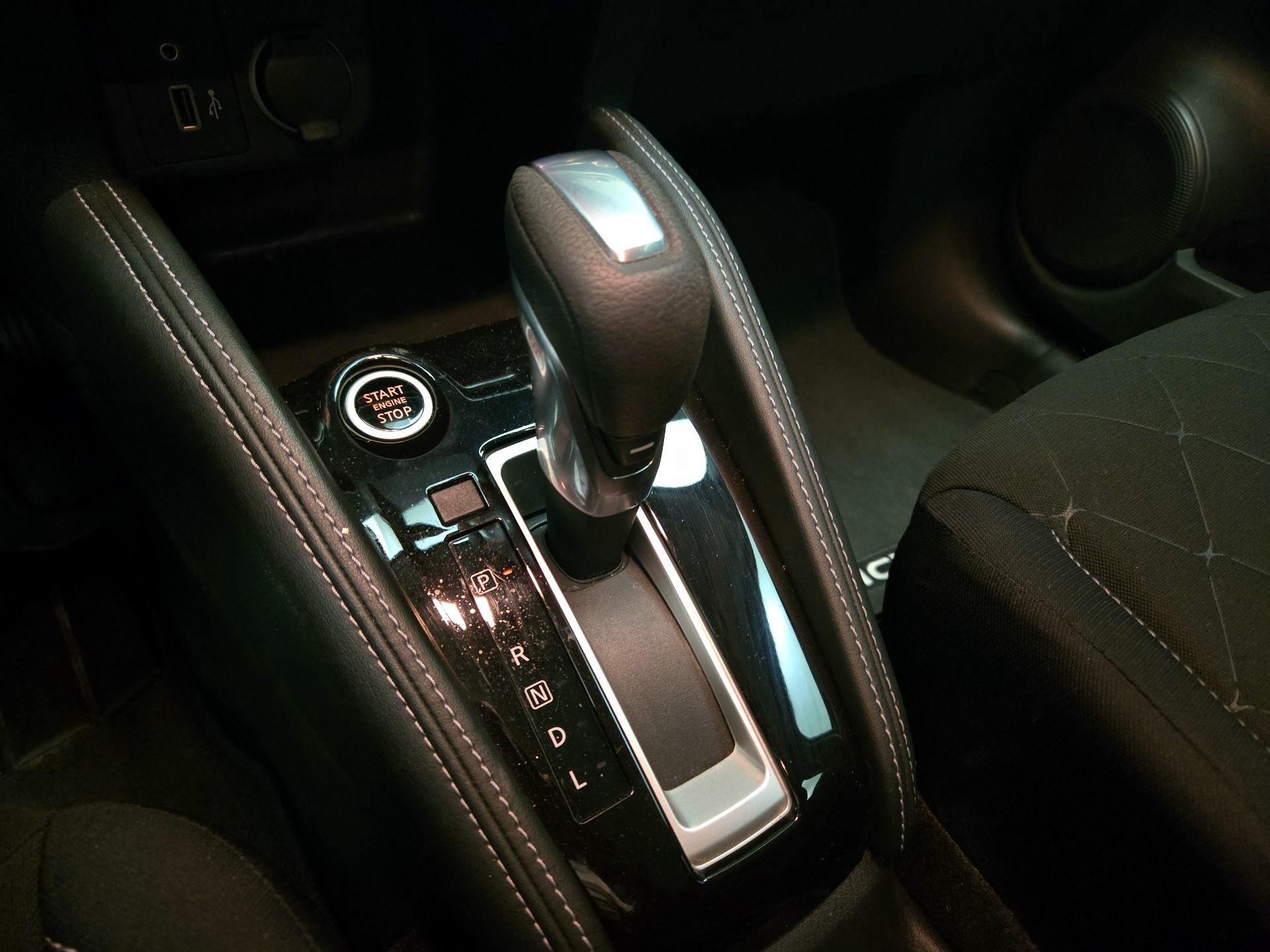 Thumbnail: 2020 Nissan Kicks - 16