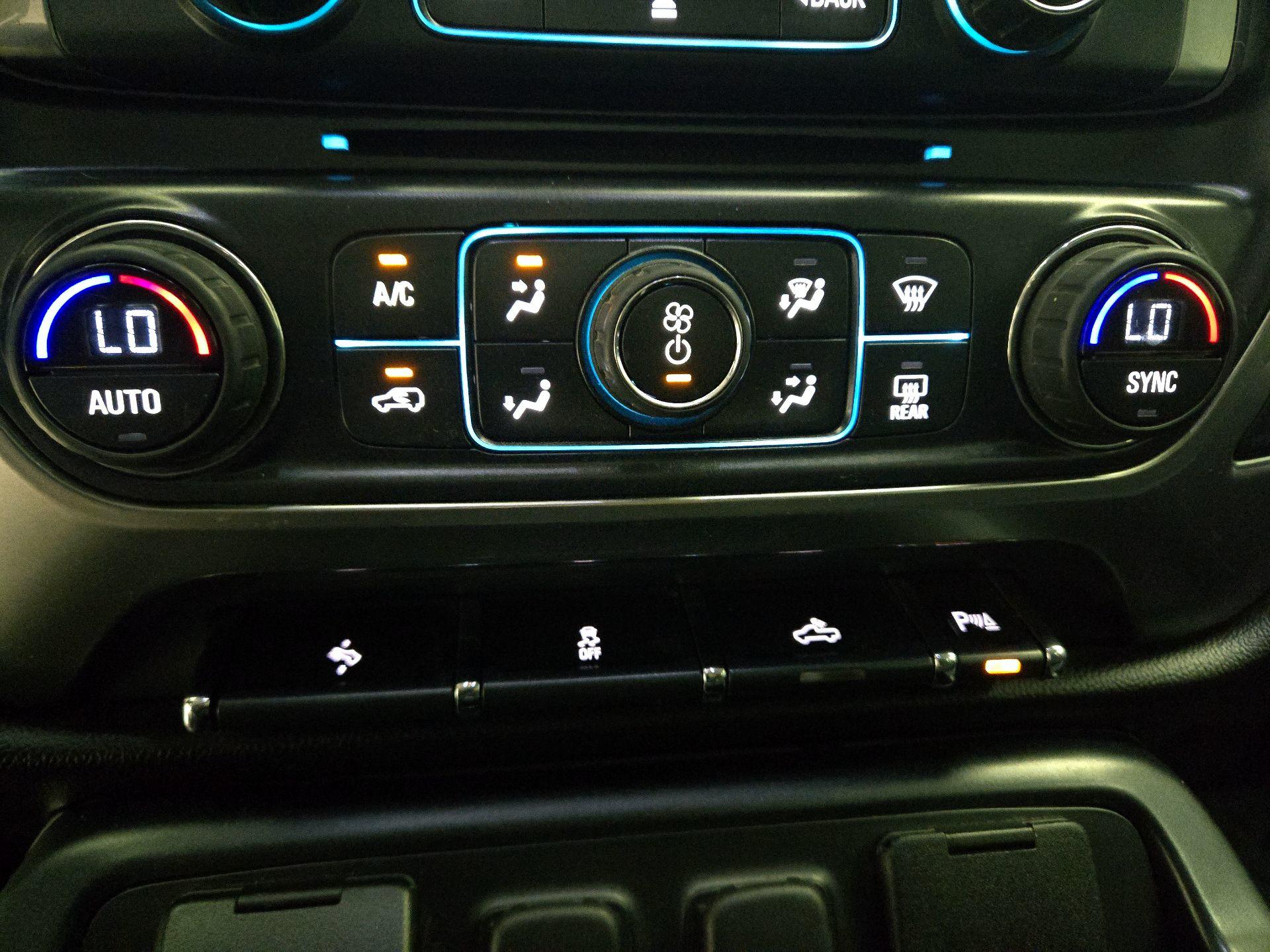 Thumbnail: 2016 Chevrolet Silverado 1500 - 16