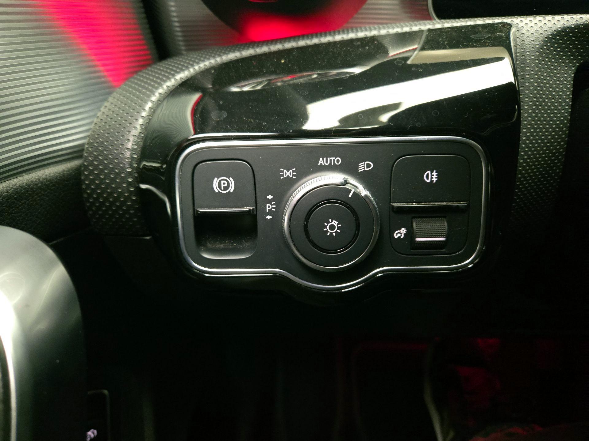 Thumbnail: 2019 Mercedes-Benz A-Class - 13