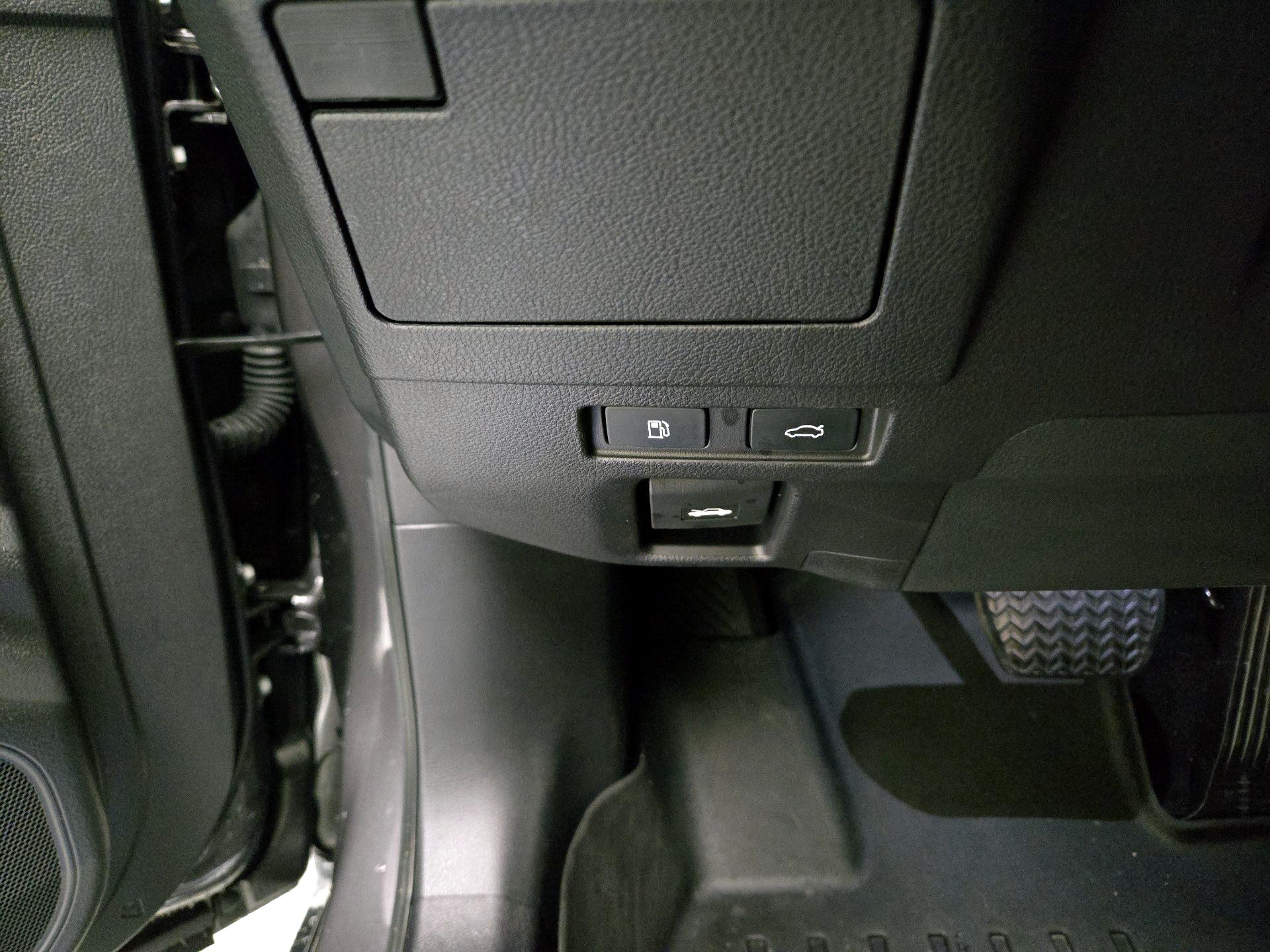 Thumbnail: 2023 Lexus ES - 13