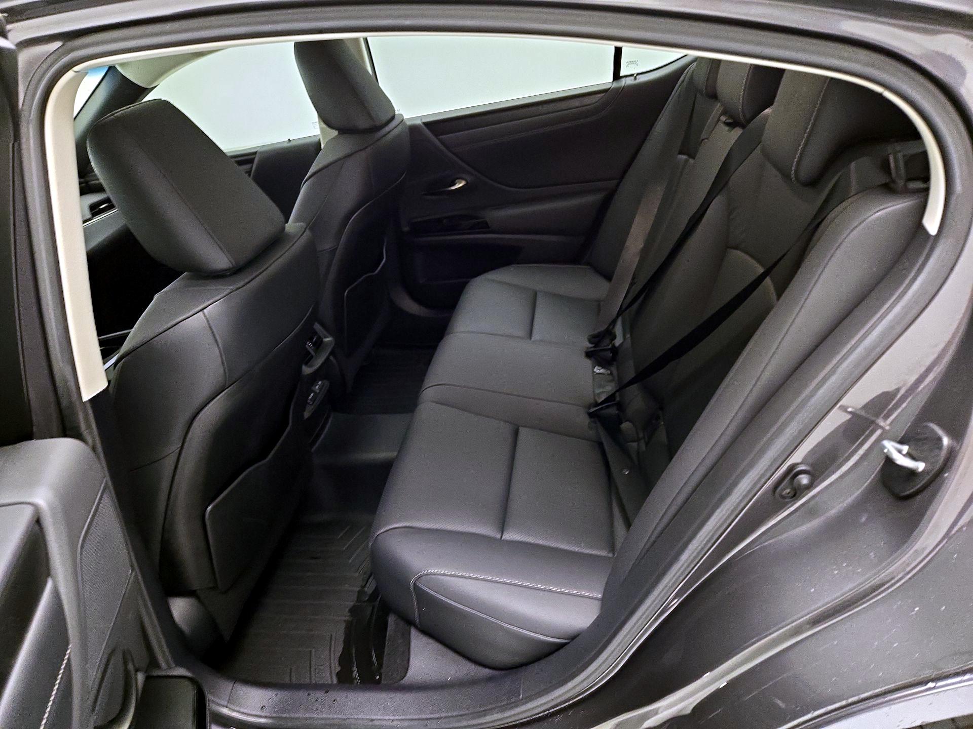 Thumbnail: 2023 Lexus ES - 20