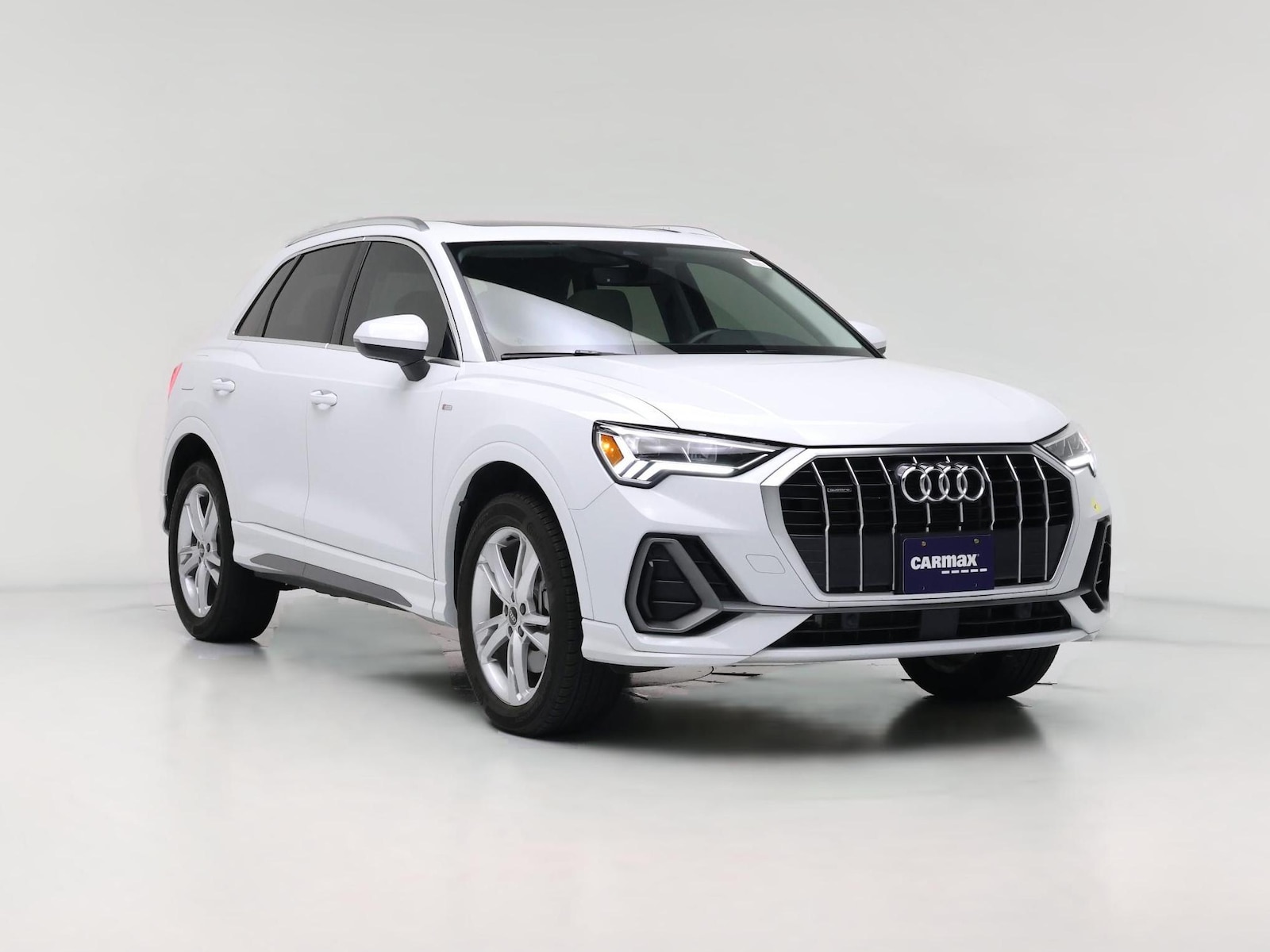 2024 Audi Q3 S Line Premium - Photo 1