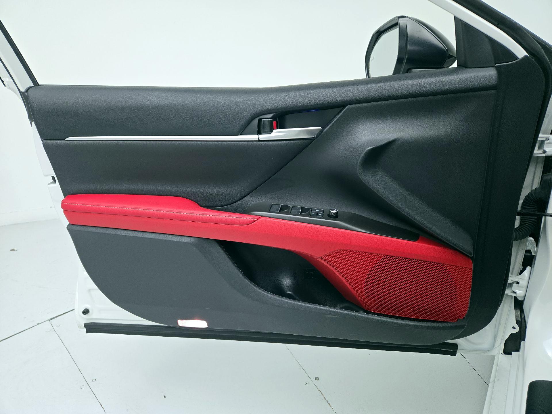 Thumbnail: 2022 Toyota Camry - 12