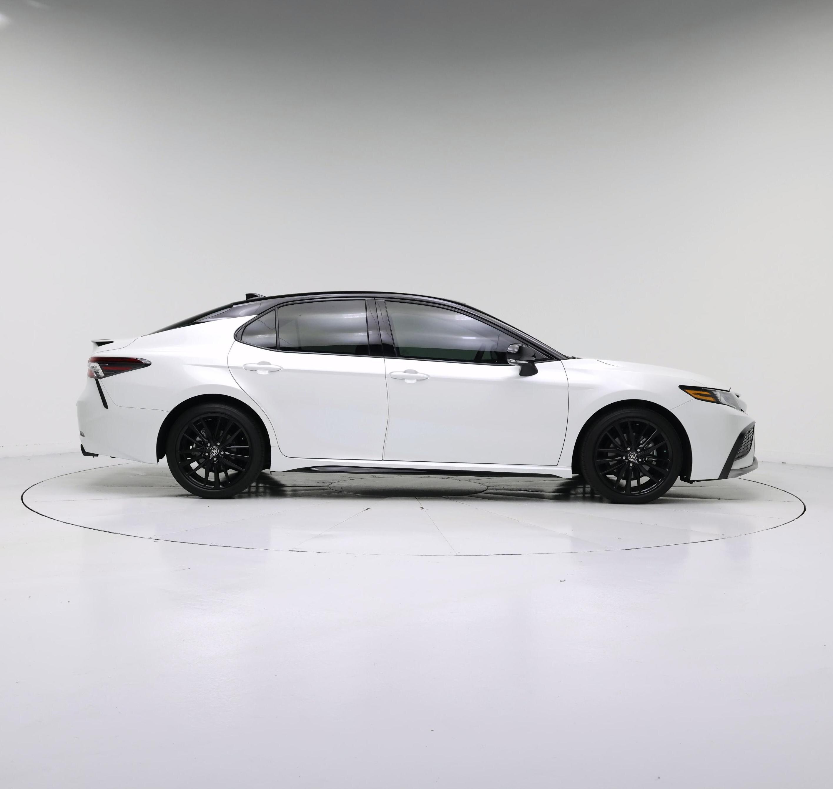 Thumbnail: 2022 Toyota Camry - 7