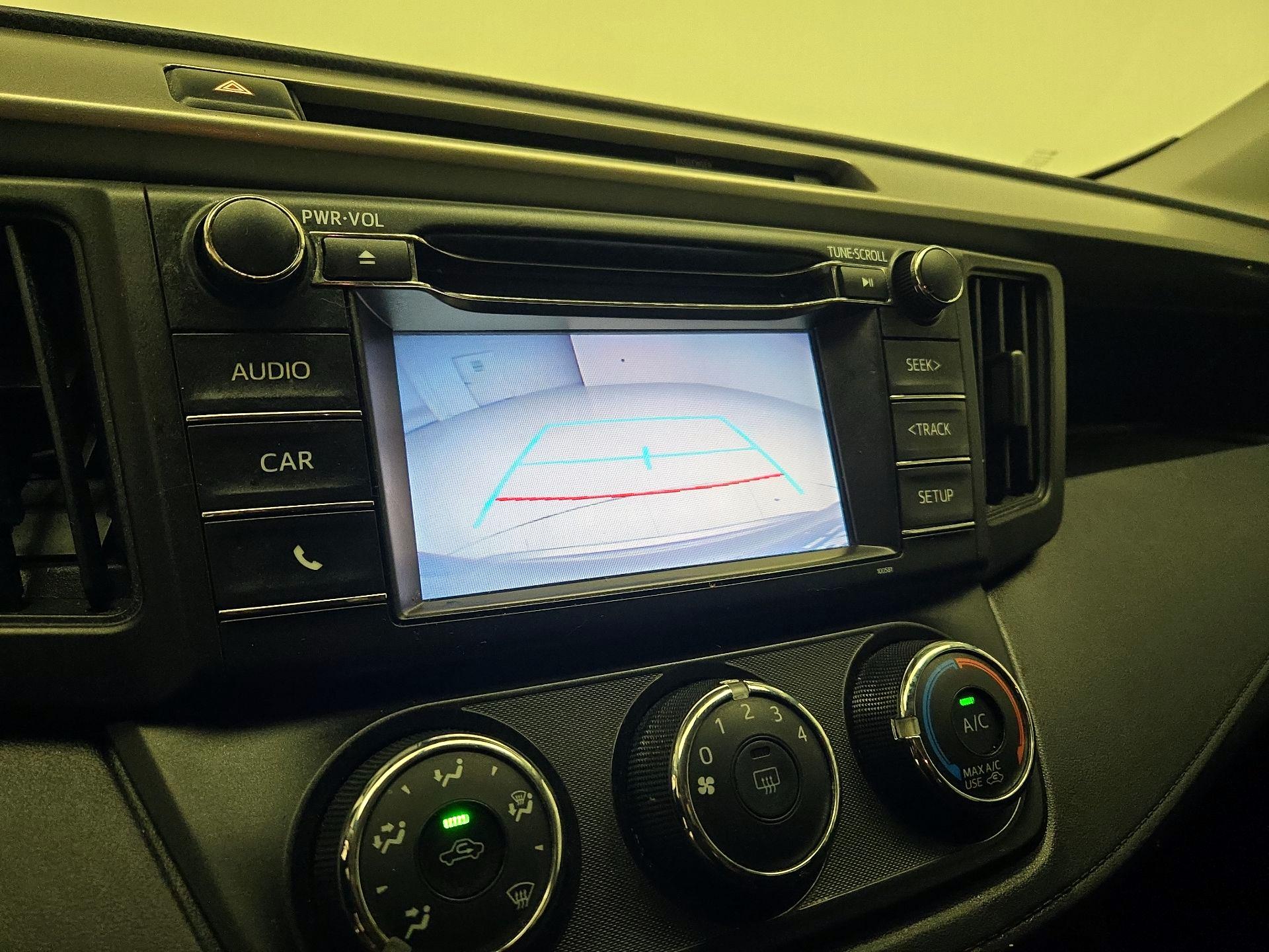 Thumbnail: 2016 Toyota RAV4 - 14