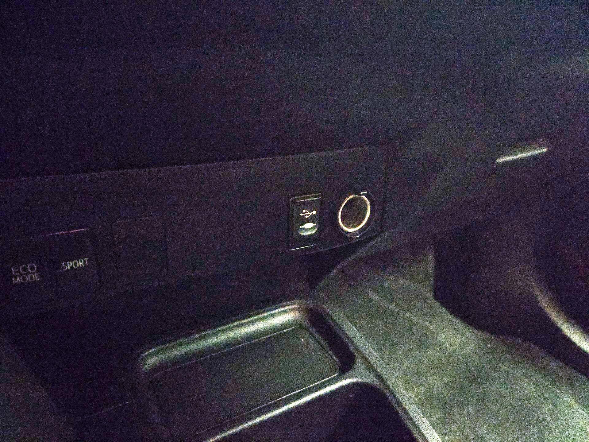 Thumbnail: 2016 Toyota RAV4 - 18