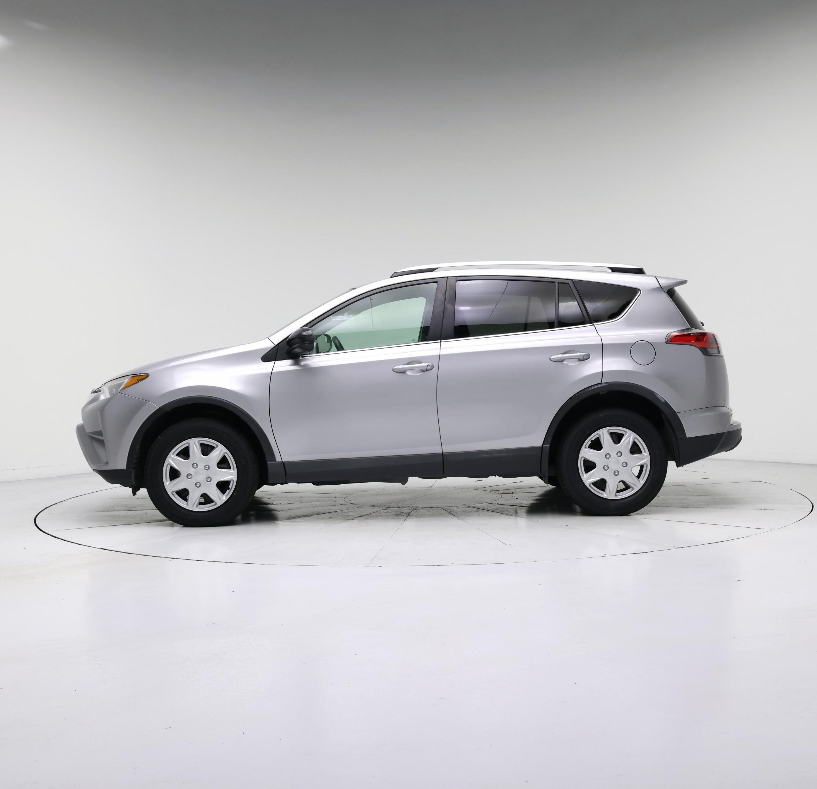 Thumbnail: 2016 Toyota RAV4 - 3