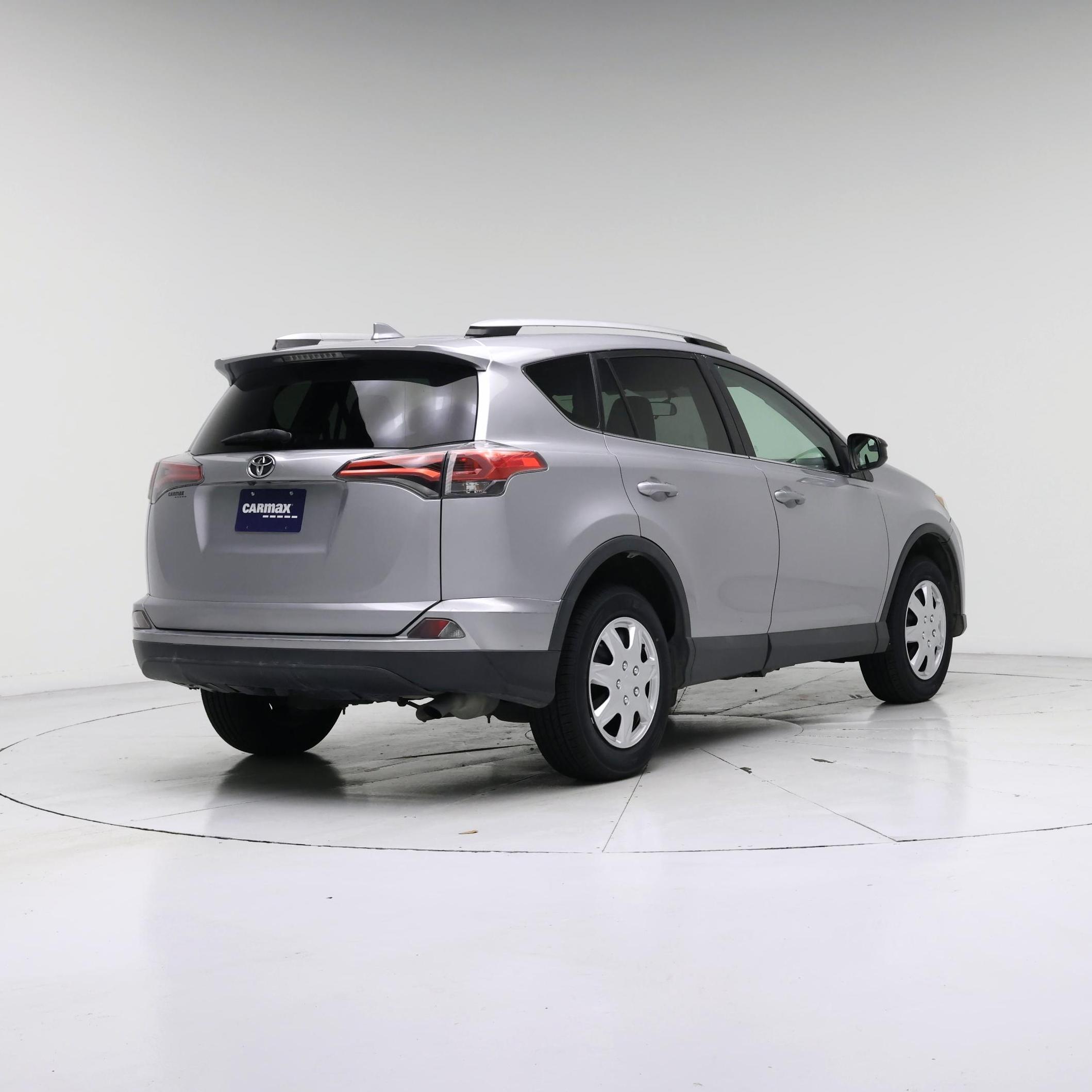 Thumbnail: 2016 Toyota RAV4 - 8