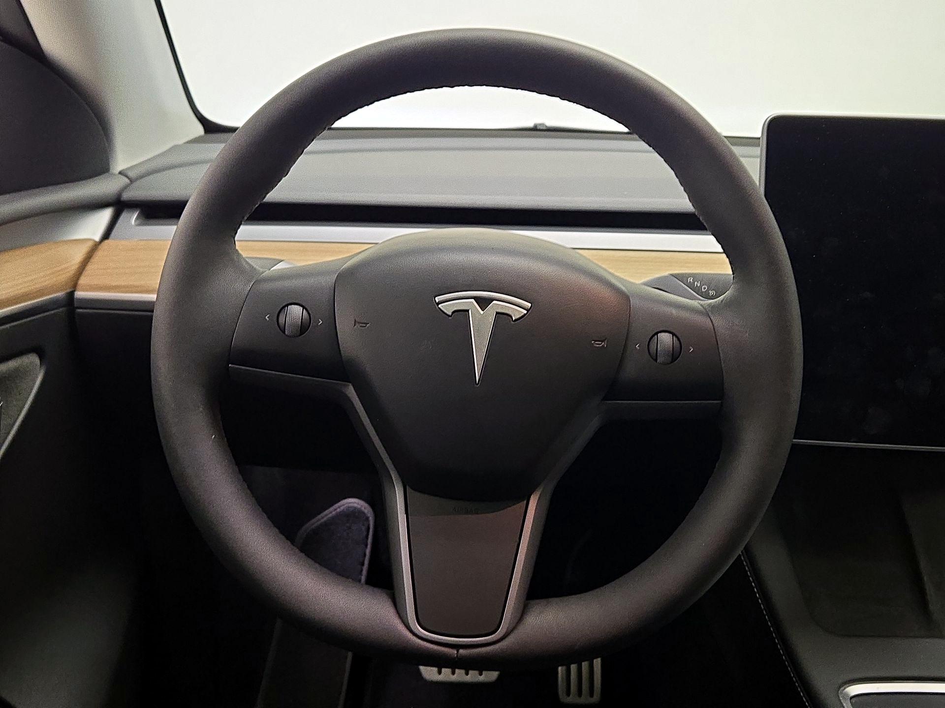 Thumbnail: 2023 Tesla Model Y - 10