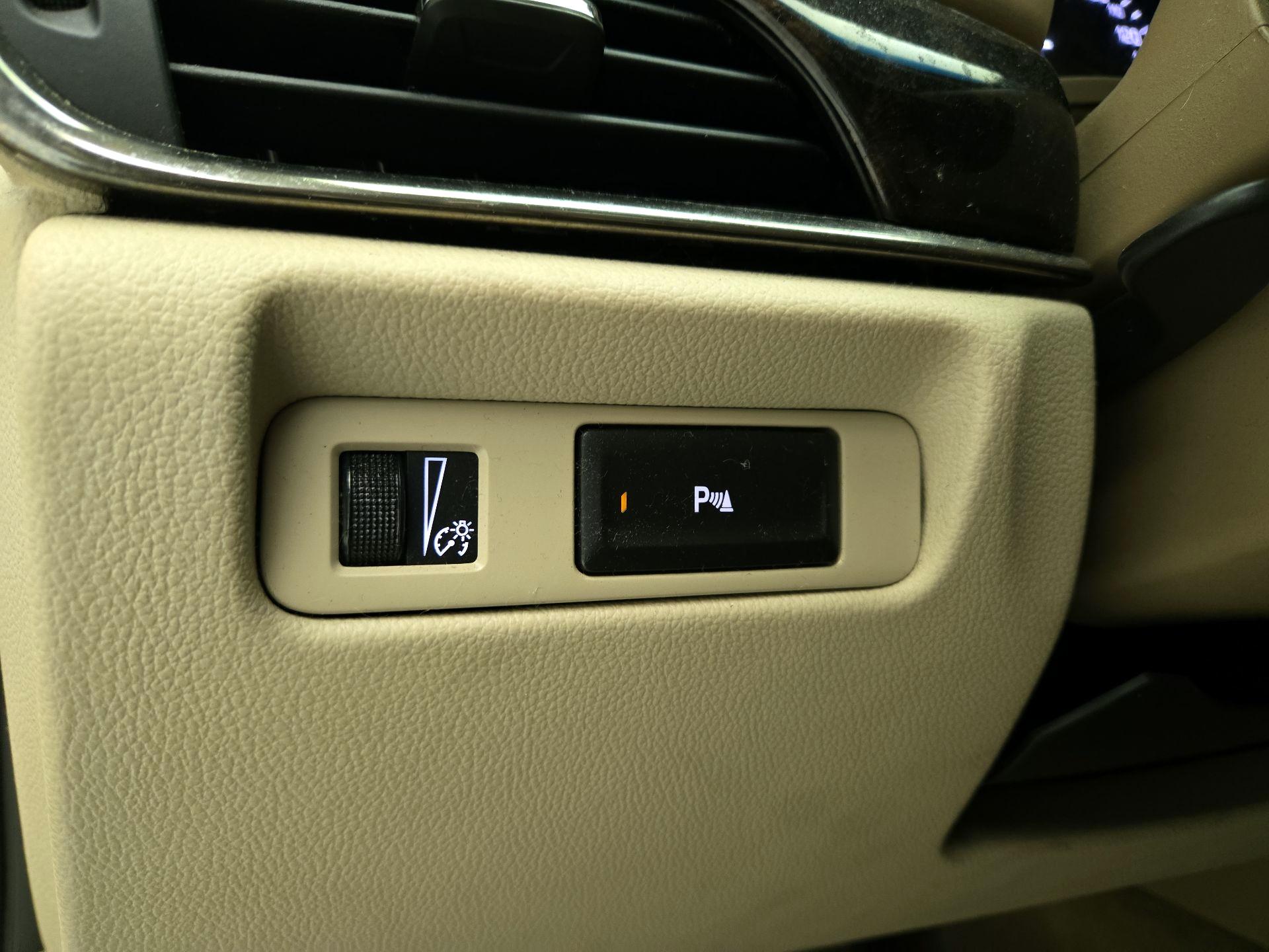 Thumbnail: 2015 Cadillac ATS - 13