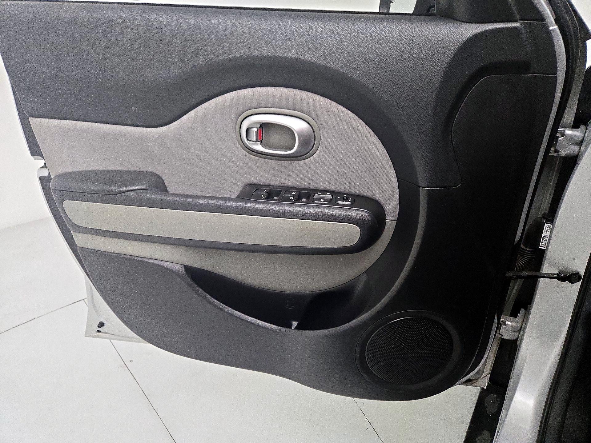 Thumbnail: 2015 Kia Soul - 12