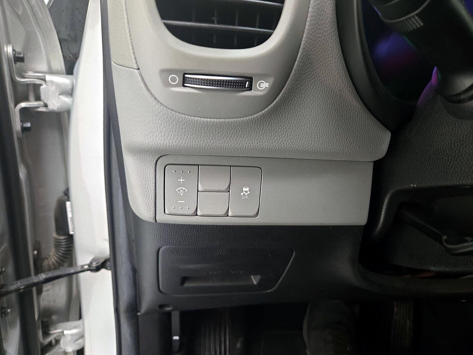 Thumbnail: 2015 Kia Soul - 13