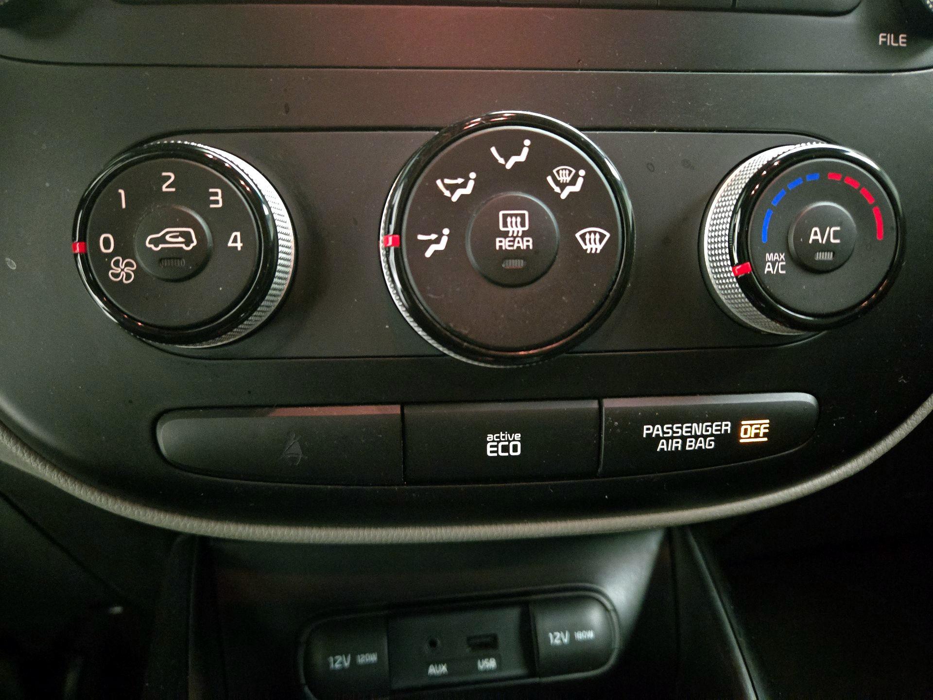 Thumbnail: 2015 Kia Soul - 15