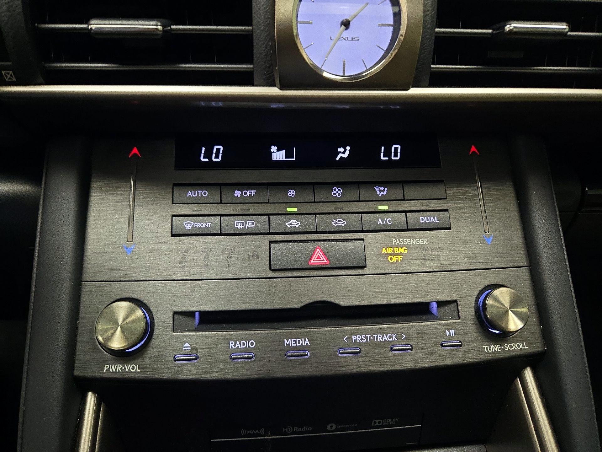 Thumbnail: 2019 Lexus IS - 17