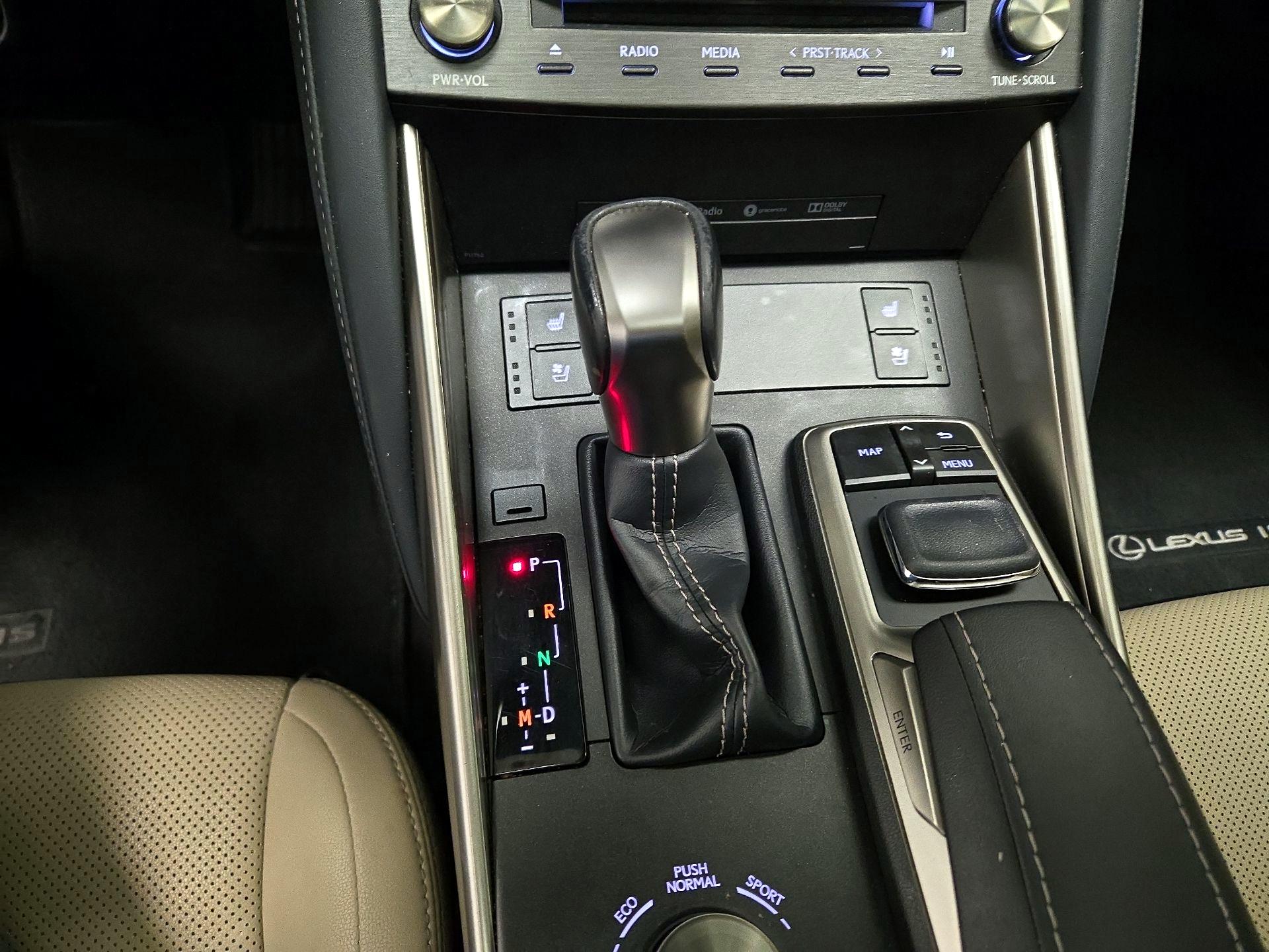 Thumbnail: 2019 Lexus IS - 18