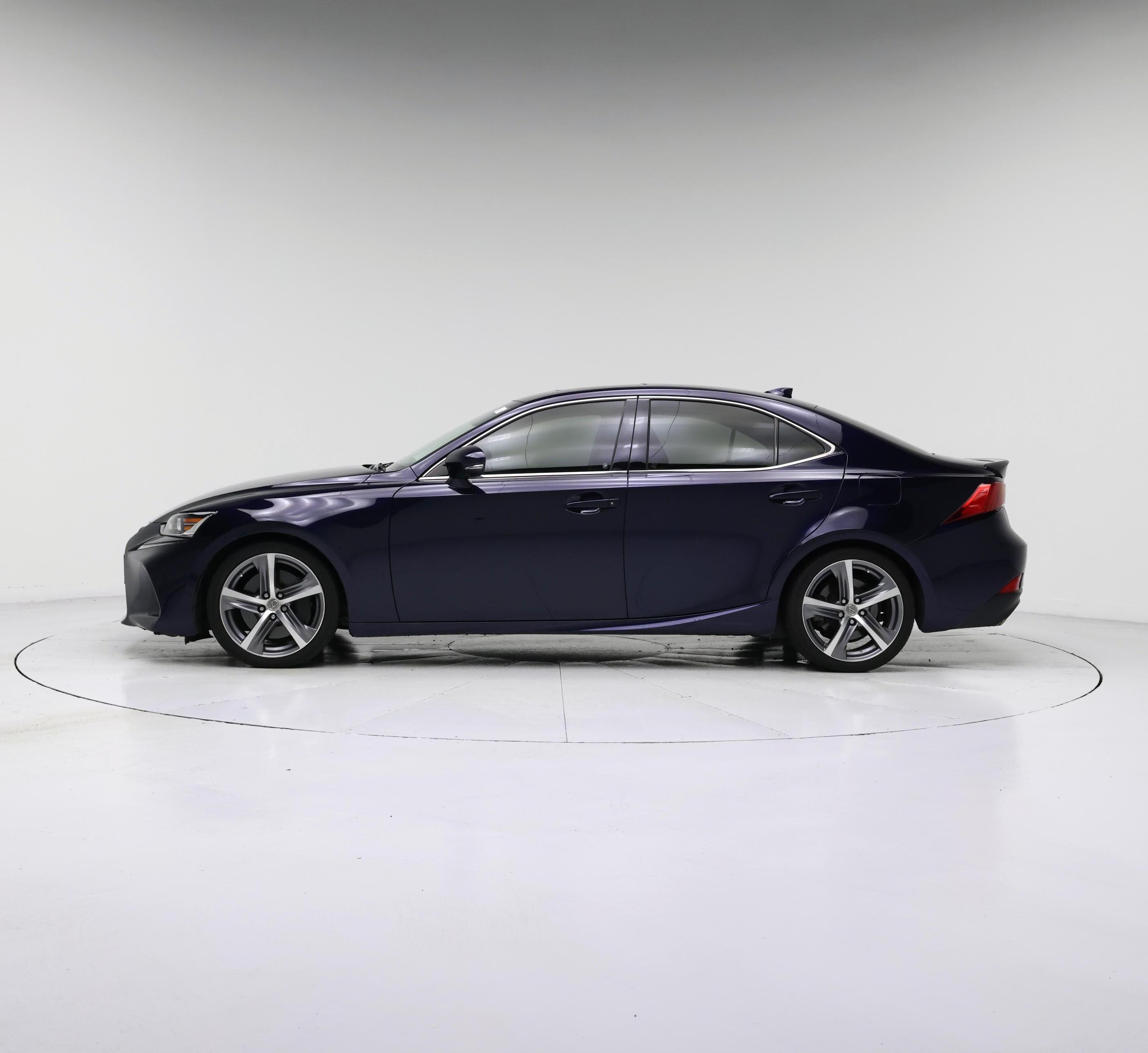 Thumbnail: 2019 Lexus IS - 3