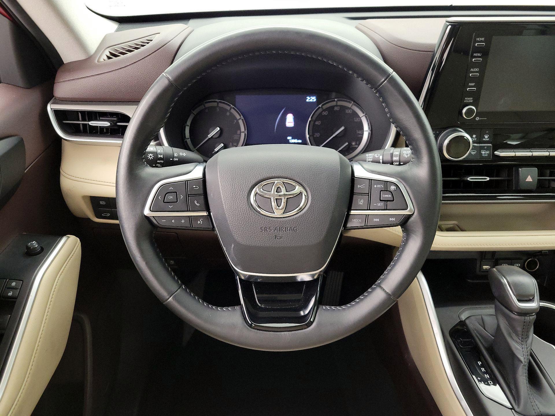 Thumbnail: 2020 Toyota Highlander - 10
