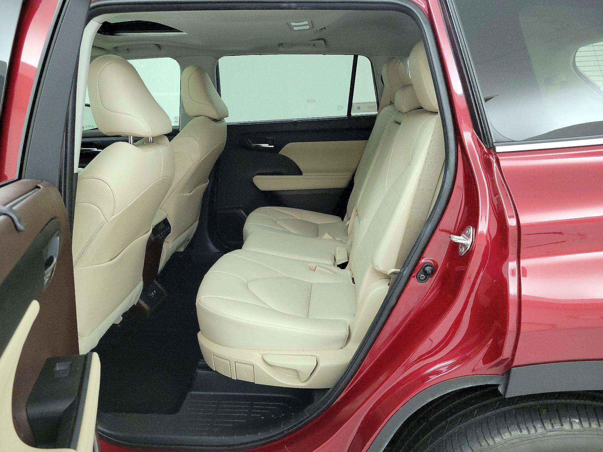 Thumbnail: 2020 Toyota Highlander - 20