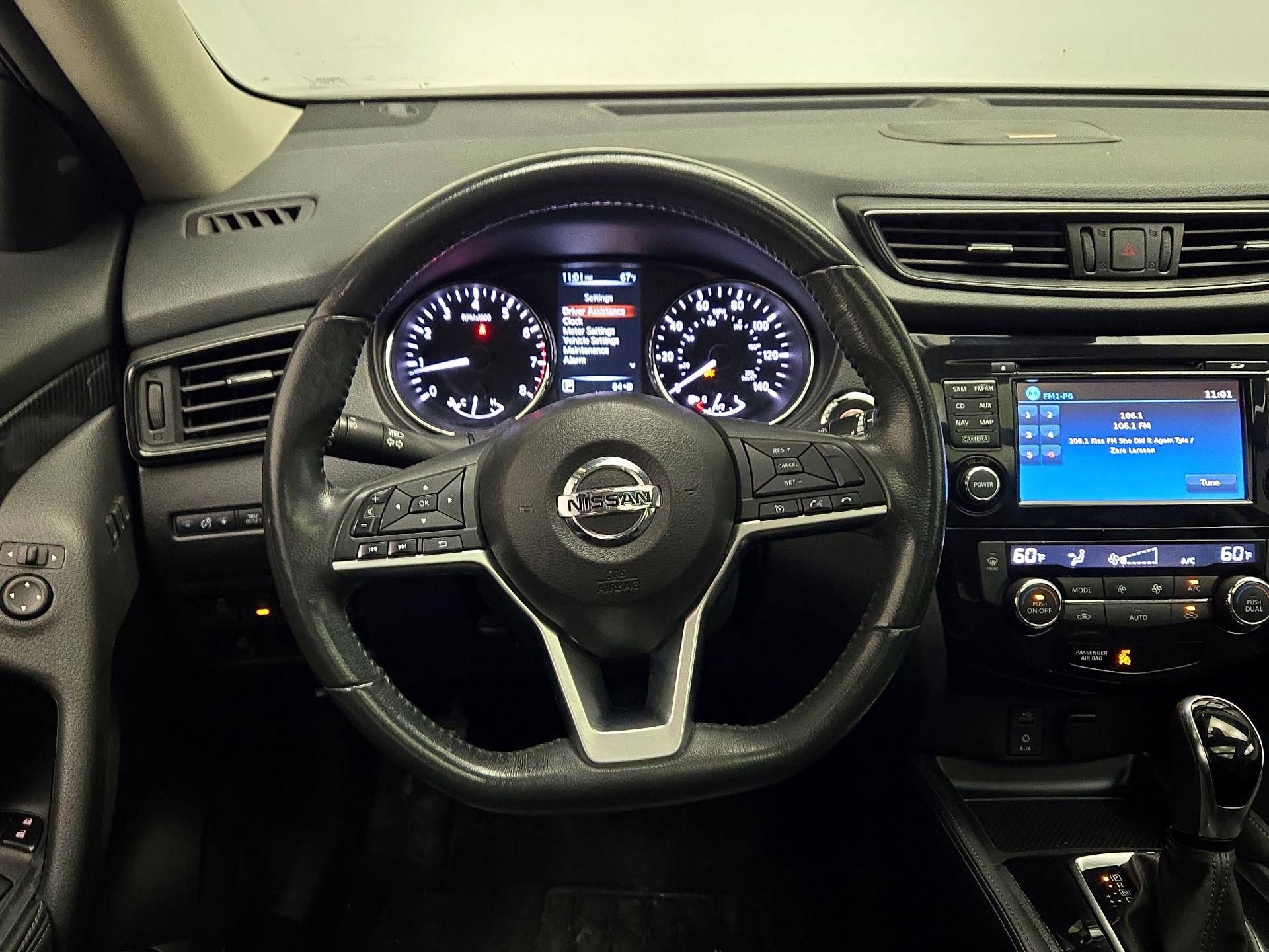 Thumbnail: 2017 Nissan Rogue - 10