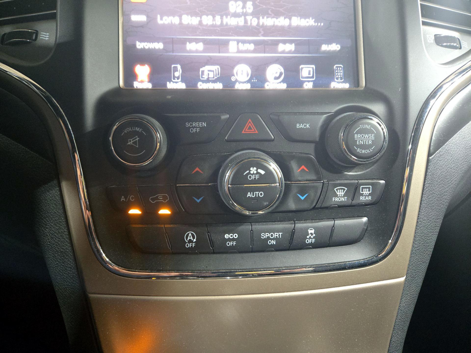 Thumbnail: 2016 Jeep Grand Cherokee - 14