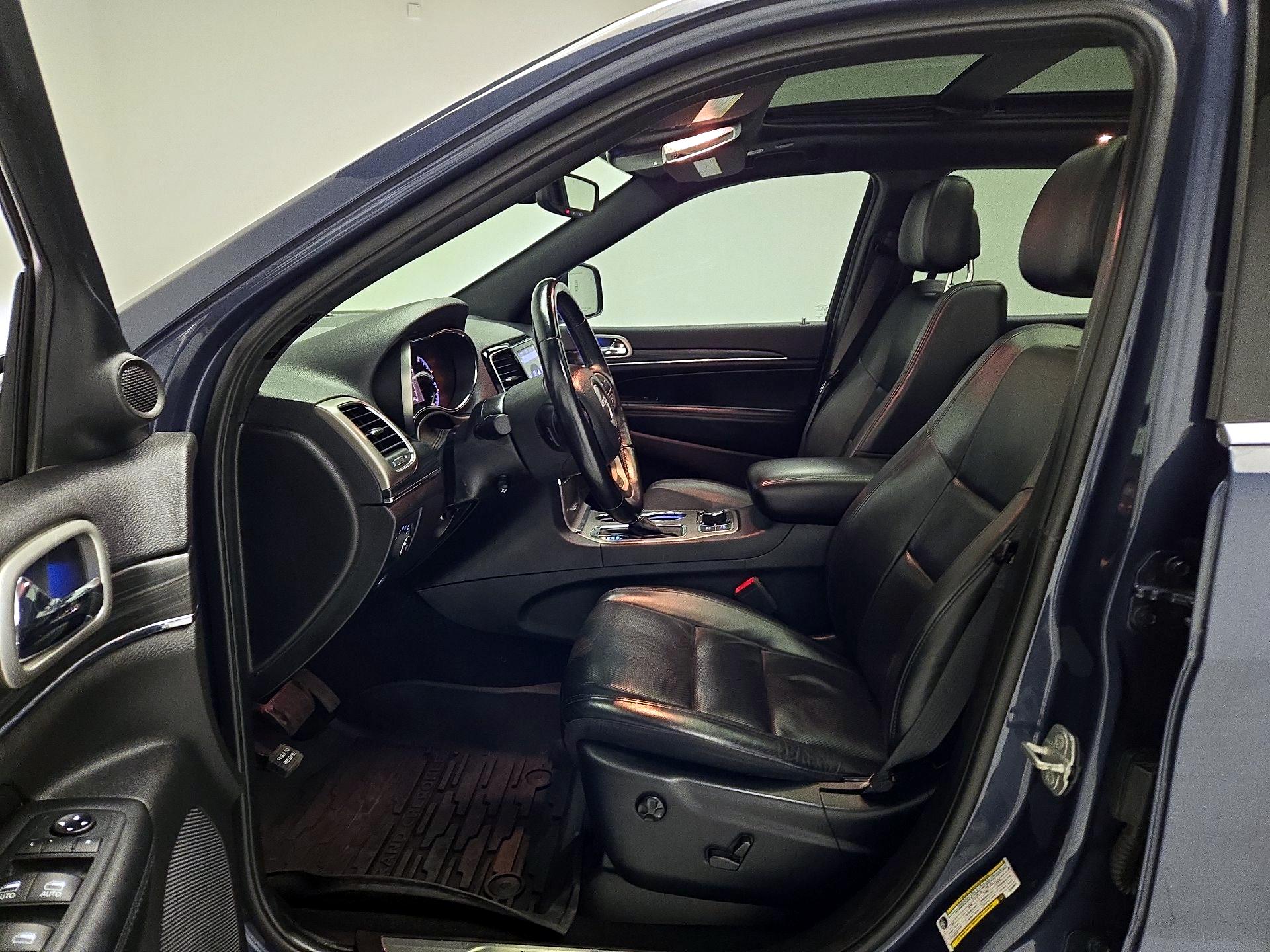 Thumbnail: 2020 Jeep Grand Cherokee - 11
