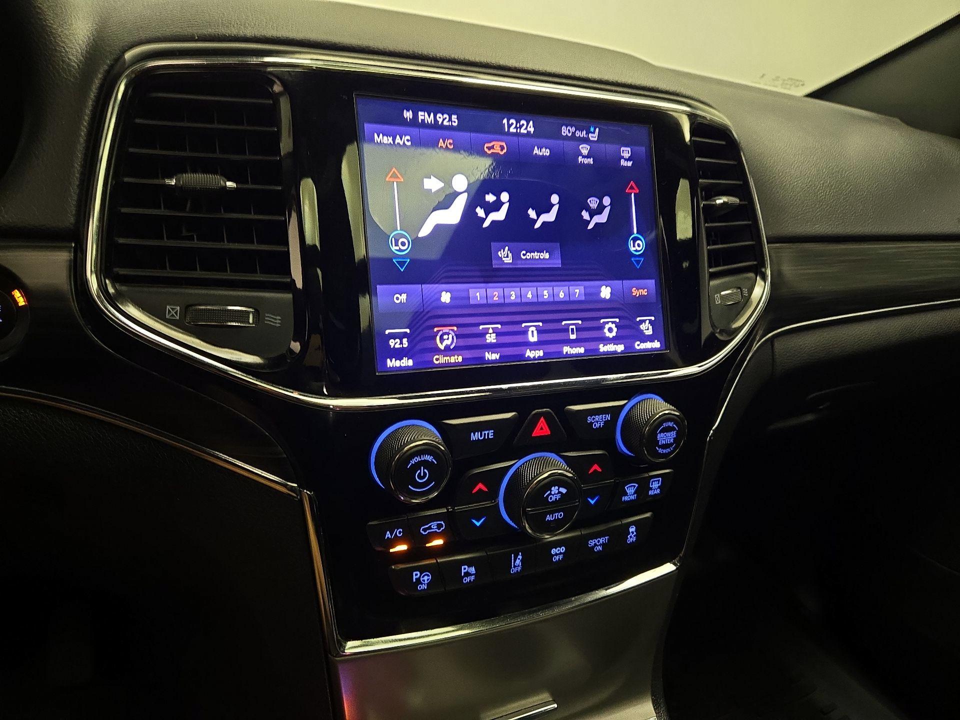 Thumbnail: 2020 Jeep Grand Cherokee - 17