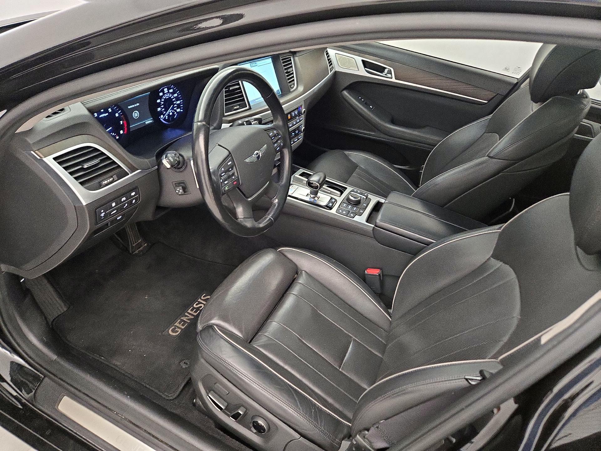 Thumbnail: 2018 Genesis G80 - 11